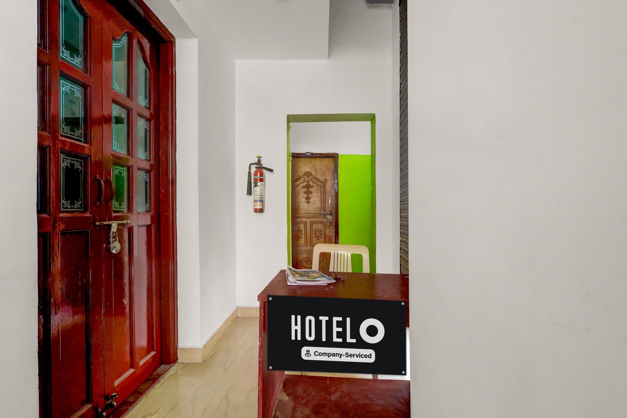 Ground floor: (bedroom(double bed, TV, seating area, air conditioning, telephone), bathroom(bathtub or shower, shower, washbasin, toilet, Towels incl., shampoo, body soap, hot water))