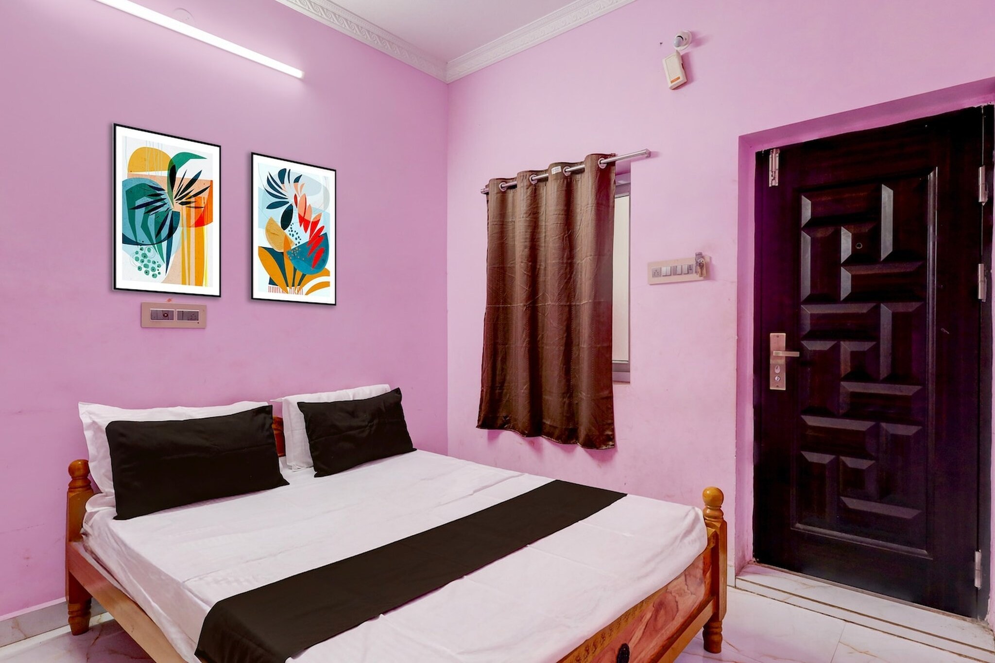 Comfortable Accommodations: Hotel O Tiruvallur Bus Terminal Formerly SK Vinoth Mahal in Tiruvallur offers family rooms with air-conditioning, private bathrooms, work desks, and seating areas. Each room includes free toiletries, a bath or shower, TV, tiled floors, and a wardrobe.
Convenient Facilities: Guests benefit from a 24-hour front desk, daily housekeeping service, room service, and luggage storage. The hotel provides a 24-hour reception, ensuring assistance is available at any time.
Prime Location: Located 35 km from Chennai International Airport, the hotel is near attractions such as Madras Medical College (29 km), Chennai Trade Centre (36 km), and St. Thomas Mount (38 km). English and Hindi are spoken at the property.
Unmarried couples are warmly welcome at this property.
Guests with local ID proof are warmly welcome.
Foreign guests are welcome and allowed to stay at this property without any restrictions
Early Check-In Policy: A full day’s room rate will be charged for check-ins before 6:00 AM. Complimentary early check-in is available between 6:00 AM and 10:00 AM, subject to room availability.
Check-in is only available to guests aged 18 and above. Please provide a government-issued ID to confirm your age.