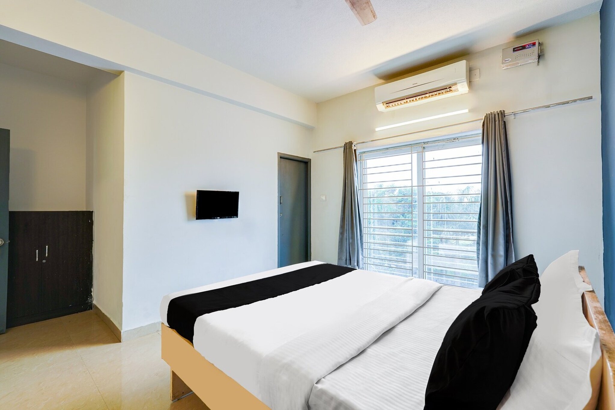 Super Hotel O ECR Stays