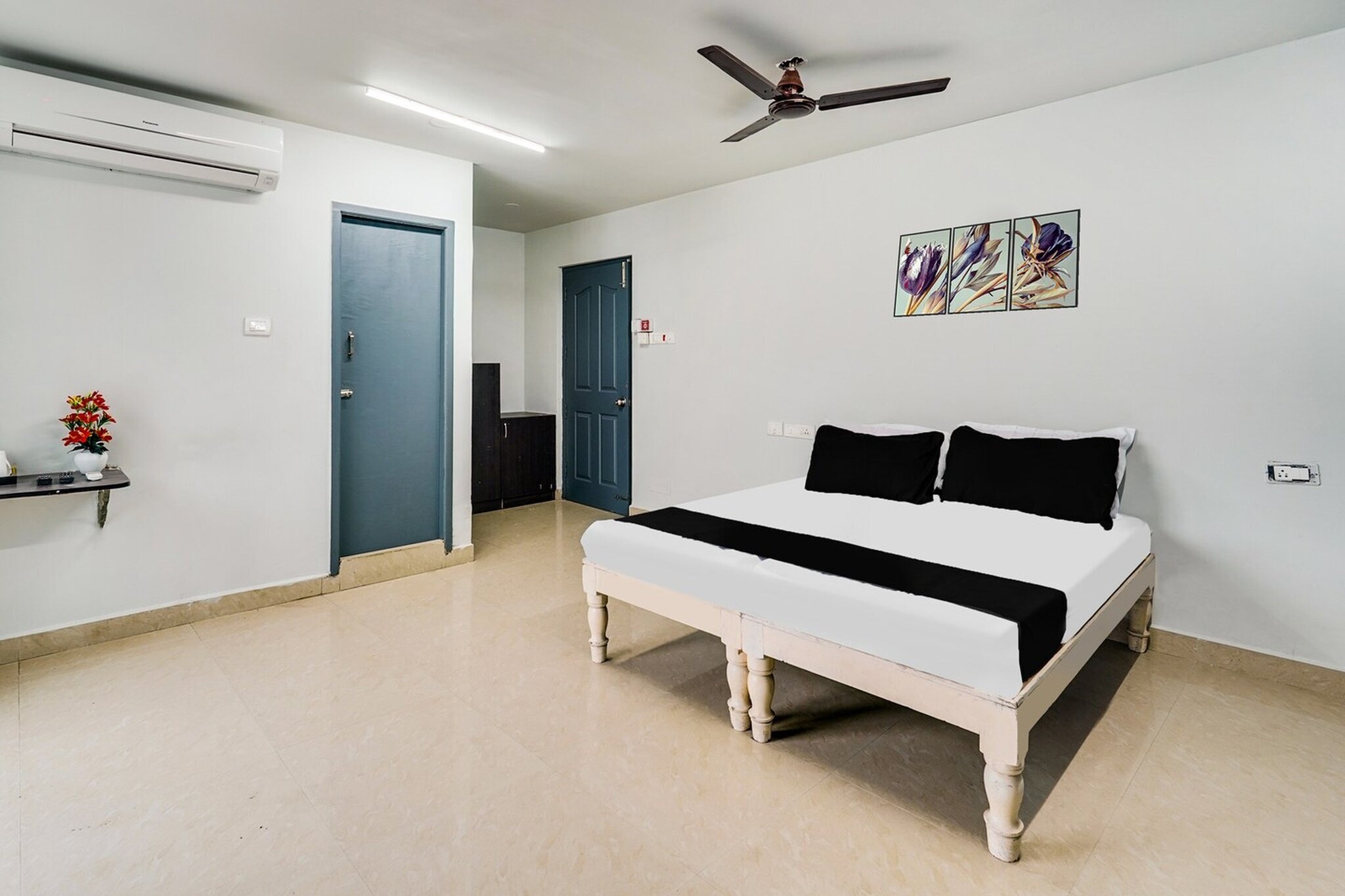 Located within 2.5 km of Vada Nemili Beach and 33 km of Arignar Anna Zoological Park, Super Hotel O ECR Stays Near Nemmeli Beach Formerly GVS Homes provides rooms with air conditioning and a private bathroom in Chennai. With free WiFi, this 4-star hotel offers room service and a 24-hour front desk. The hotel features family rooms.
All units at the hotel are equipped with a seating area, a flat-screen TV with satellite channels and a private bathroom with free toiletries and a bath or shower. The units include a desk.
Indian Institute of Technology, Madras is 37 km from Super Hotel O ECR Stays Near Nemmeli Beach Formerly GVS Homes, while Anna University is 38 km away. Chennai International Airport is 43 km from the property.
Unmarried couples are warmly welcome at this property.
Guests with local ID proof are warmly welcome.
"Early Check-In Policy: A full day’s room rate will be charged for check-ins before 6:00 AM. Complimentary early check-in is available between 6:00 AM and 10:00 AM, subject to room availability.
Check-in is only available to guests aged 18 and above. Please provide a government-issued ID to confirm your age.