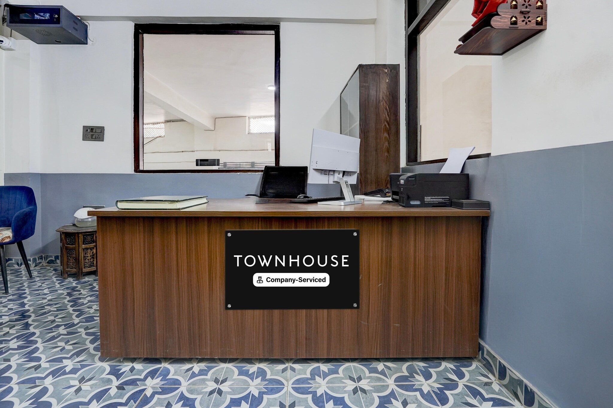 Ground floor: (bedroom(double bed, TV, seating area, air conditioning, Towels incl., telephone), bathroom(bathtub or shower, shower, washbasin, toilet, shampoo, body soap, hot water))