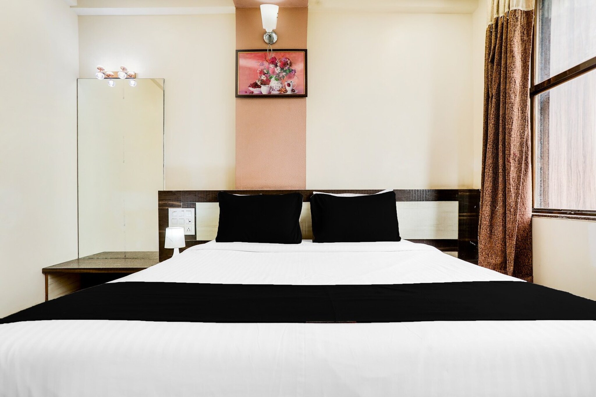 Hotel O Palkhi Road Near Sai Baba