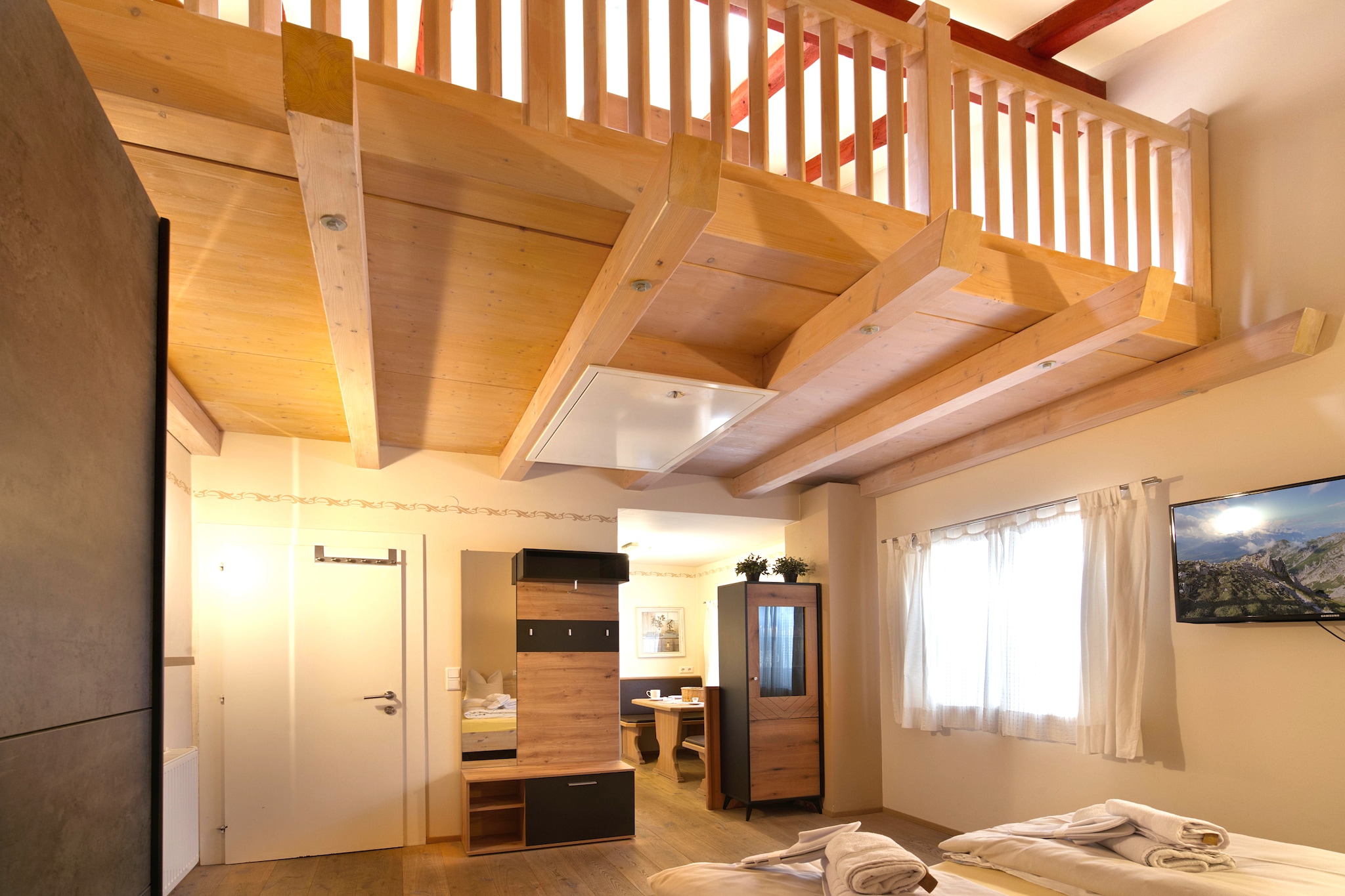 Menardi B - Bedroom