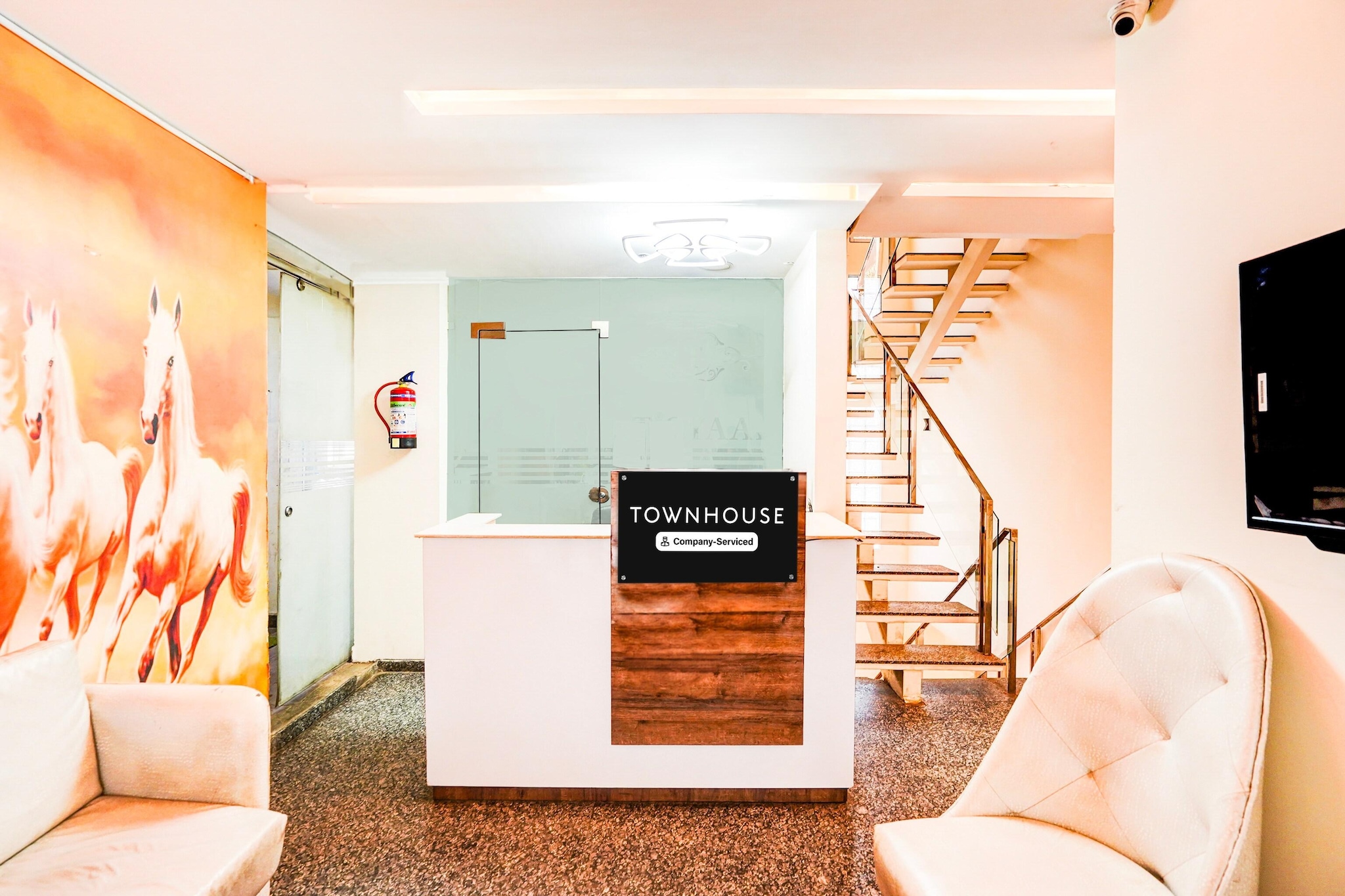 Comfortable Accommodations: Super Townhouse Pitampura West Enclave in New Delhi offers four-star comfort with free WiFi, air-conditioning, private bathrooms, and modern amenities.
Convenient Facilities: Guests enjoy a lift, 24-hour front desk, daily housekeeping, electric vehicle charging, family rooms, full-day security, room service, and luggage storage.
Prime Location: Located 17 km from Delhi International Airport, the hotel is near attractions such as Gurudwara Bangla Sahib (16 km) and Red Fort (17 km).
Guest Satisfaction: Guests appreciate the attentive staff, room cleanliness, and comfort.
Check-in is only available to guests aged 18 and above. Please provide a government-issued ID to confirm your age.