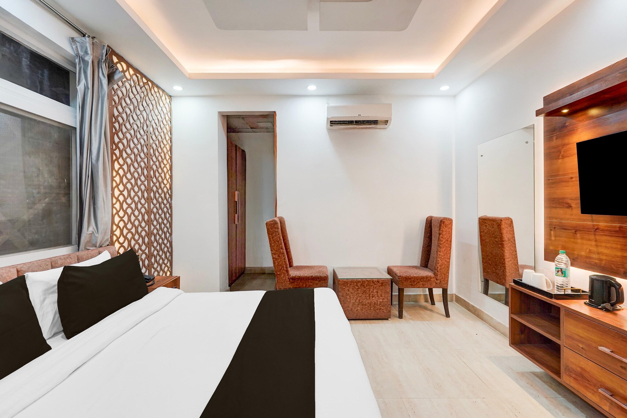 Deluxe with Twin Bed Townhouse Rispana Pul Haridwar