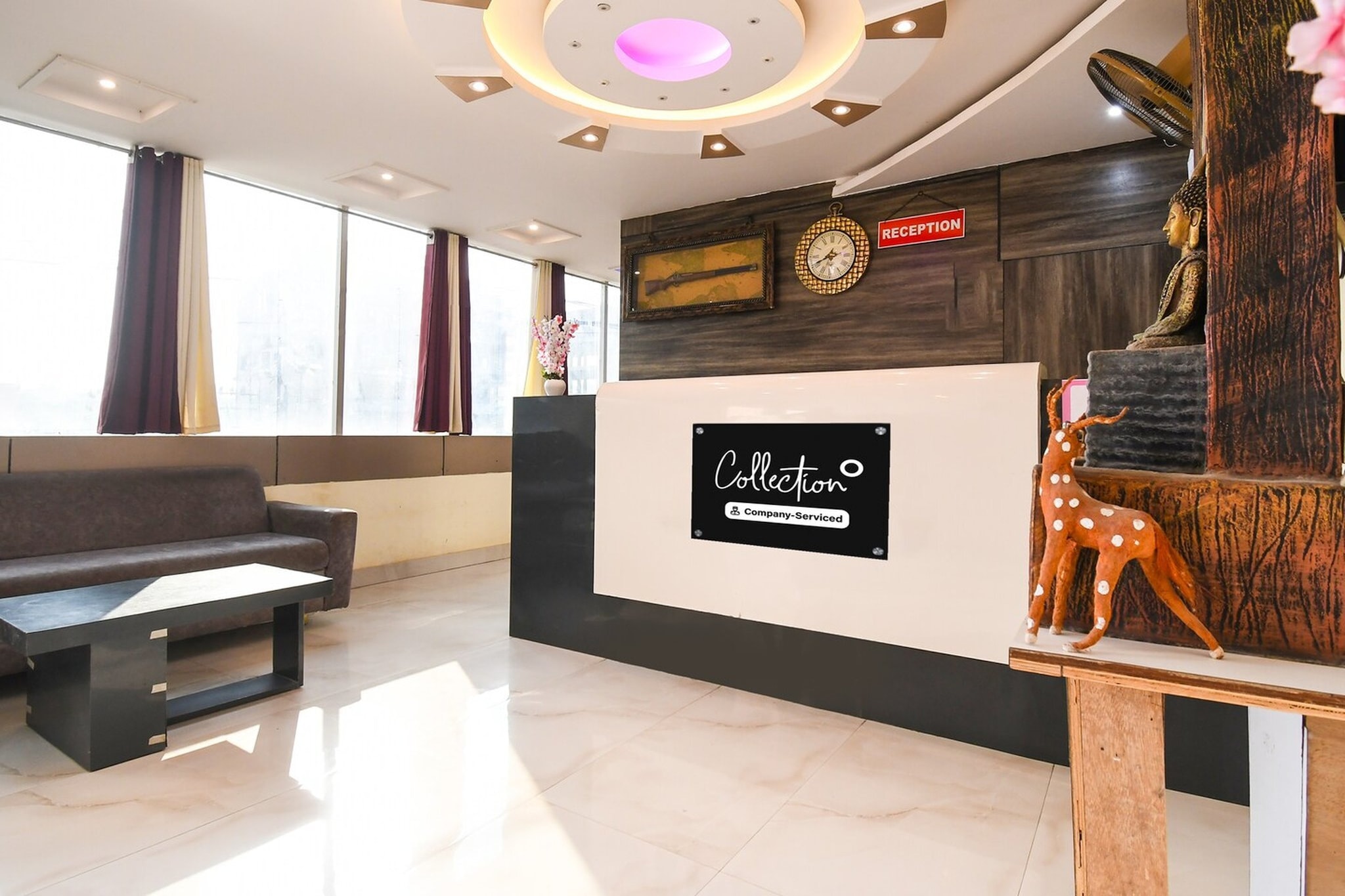 Ground floor: (bedroom(double bed, TV, seating area, air conditioning, Towels incl., Laundry Package incl., telephone), bathroom(bathtub or shower, shower, washbasin, toilet, shampoo, body soap, hot water), parking)