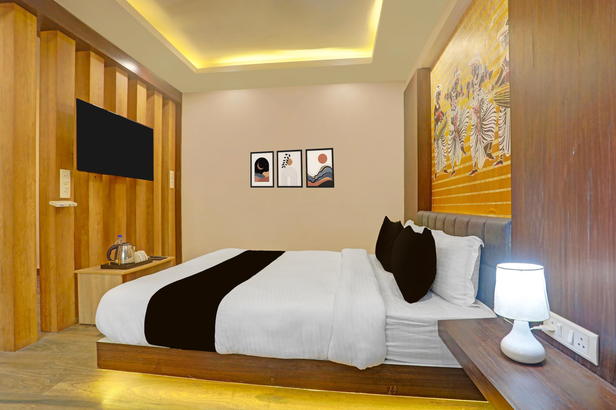 Townhouse Oak City Centre Dhanbad Formerly Hotel Kuber Inn features accommodation in Dhanbād. This 4-star hotel offers room service and a 24-hour front desk. The hotel has family rooms.
The rooms at the hotel are fitted with a seating area, a flat-screen TV with satellite channels and a private bathroom with free toiletries and a bath or shower. All units at Townhouse Oak City Centre Dhanbad Formerly Hotel Kuber Inn have air conditioning and a desk.
Kazi Nazrul Islam Airport is 93 km from the property.
Unmarried couples are warmly welcome at this property.
Guests with local ID proof are warmly welcome.
Foreign guests are welcome and allowed to stay at this property without any restrictions
Early Check-In Policy: A full day’s room rate will be charged for check-ins before 6:00 AM. Complimentary early check-in is available between 6:00 AM and 10:00 AM, subject to room availability.
Check-in is only available to guests aged 18 and above. Please provide a government-issued ID to confirm your age.