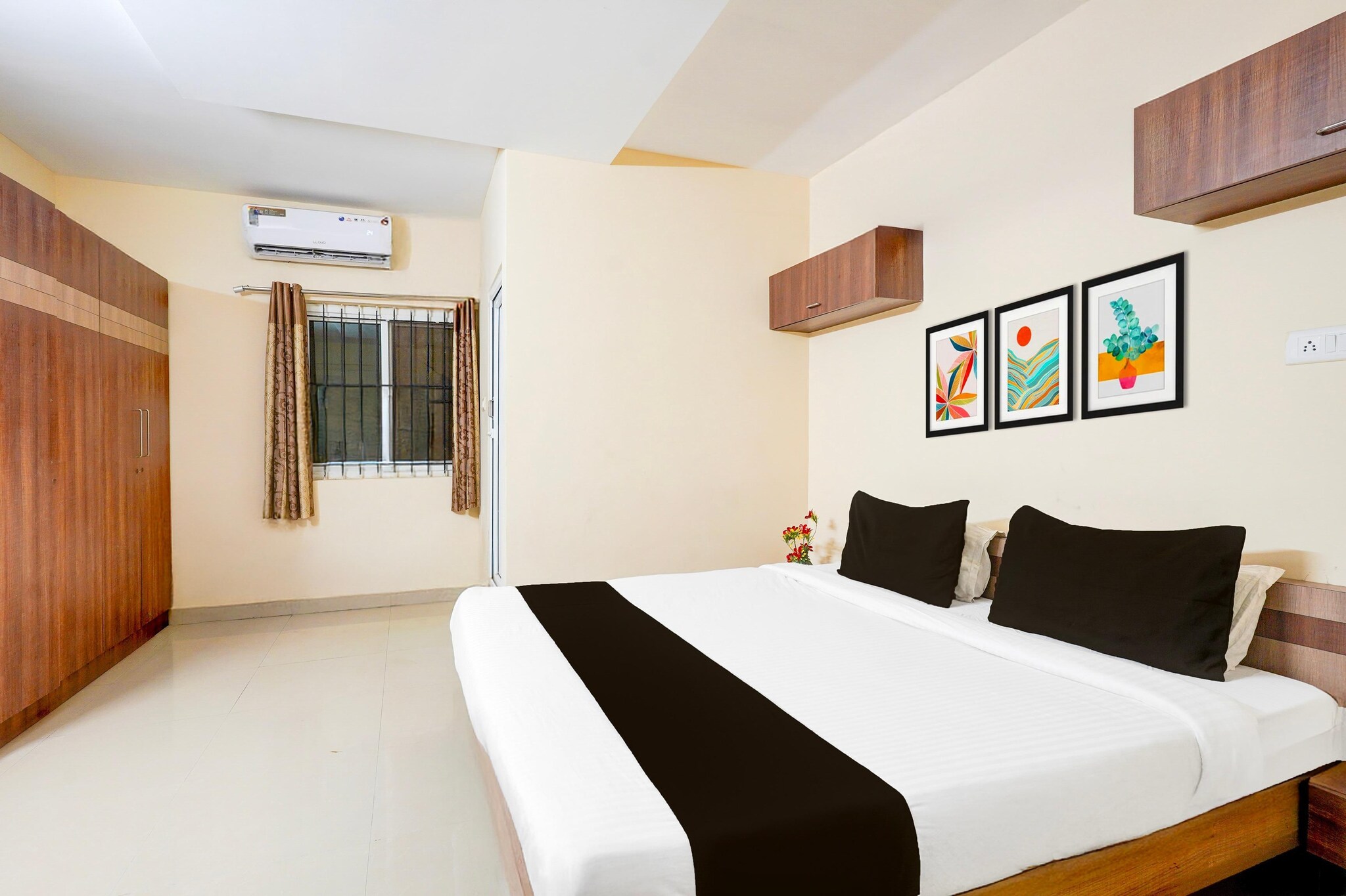Comfortable Accommodations: Super Townhouse Sector 51 Gurgaon in Gurgaon offers family rooms with air-conditioning, private bathrooms, work desks, and free toiletries. Each room includes a TV, wardrobe, and bath or shower.

Dining Experience: The family-friendly restaurant serves Indian cuisine in a welcoming ambience. Guests can enjoy meals in the on-site restaurant or order room service.

Convenient Facilities: The hotel provides a lift, 24-hour front desk, daily housekeeping service, family rooms, room service, and luggage storage. Free WiFi is available throughout the property.

Nearby Attractions: Located 5 km from WorldMark Gurgaon, 7 km from MG Road, and 16 km from Delhi International Airport. Other attractions include Qutub Minar (20 km) and India Gate (32 km).

Couples in particular like the location – they rated it 9.8 for a two-person trip.

1.Unmarried couples are warmly welcome at this property.
2. Guests with local ID proof are warmly welcome.
3.Foreign guests are welcome and allowed to stay at this property without any restrictions

4.Early Check-In Policy: A full day’s room rate will be charged for check-ins before 6:00 AM. Complimentary early check-in is available between 6:00 AM and 10:00 AM, subject to room availability.

5.Check-in is only available to guests aged 18 and above. Please provide a government-issued ID to confirm your age.