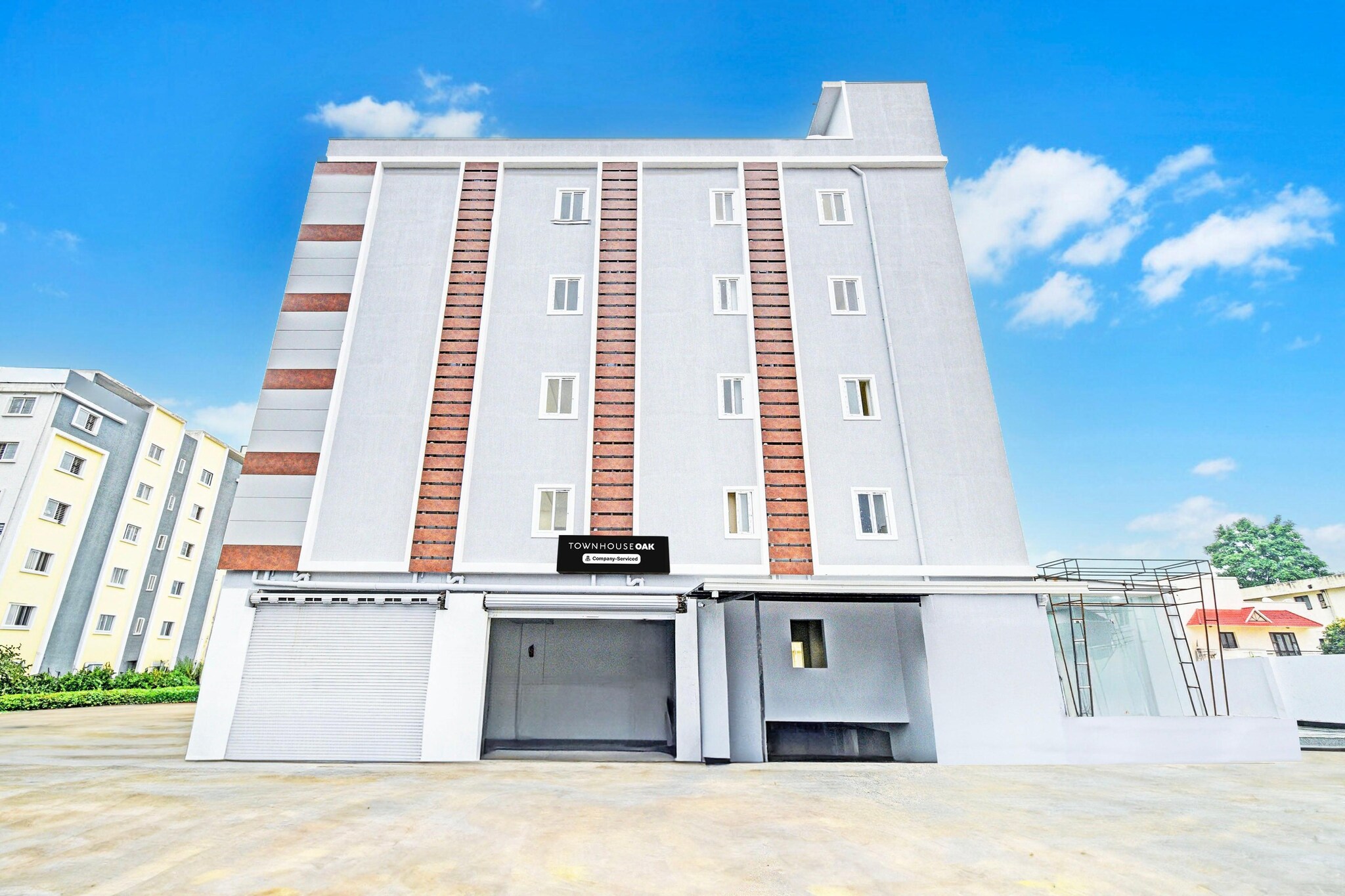 Super Townhouse Oak Kompally