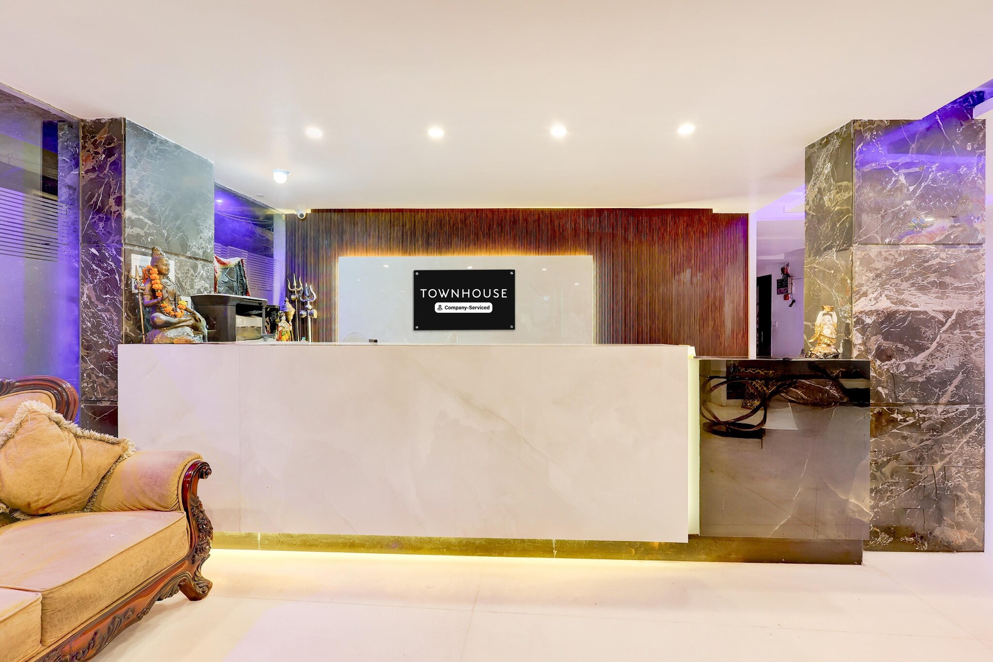 Ground floor: (bedroom(double bed, TV, seating area, electric kettle, air conditioning, telephone, Floor mattress), bathroom(bathtub or shower, shower, washbasin, toilet, Towels incl., shampoo, body soap, hot water), lift)