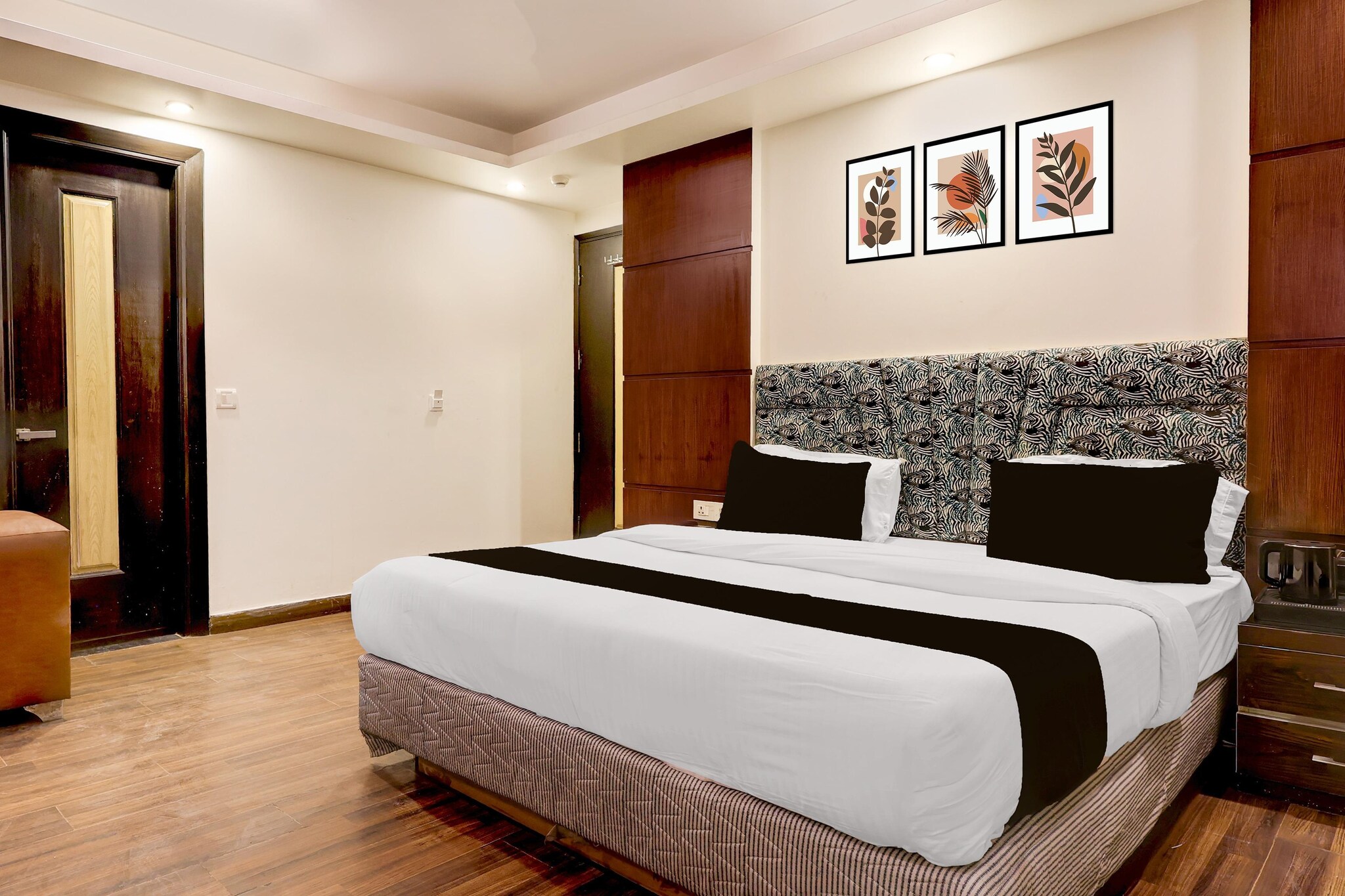 Townhouse Oak New Delhi Railway Junction