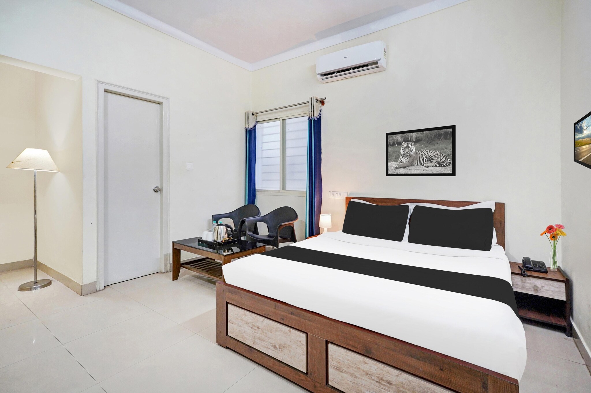 Comfortable Accommodations: Super Townhouse Hebbal Mysore in Mysore offers family rooms with air-conditioning, private bathrooms, and free WiFi. Each room includes a work desk, seating area, TV, and wardrobe.
Exceptional Facilities: Guests can enjoy a spa and wellness centre, a tranquil garden, and a restaurant. Additional amenities include a lounge, lift, 24-hour front desk, daily housekeeping, laundry service, and luggage storage.
Prime Location: Located 10 km from Brindavan Garden and 12 km from Mysore Palace, the hotel is 20 km from Mysore Airport. Nearby attractions include GRS Fantasy Park (6 km) and Ranganathittu Bird Sanctuary (13 km).
Guest Satisfaction: Guests appreciate the attentive staff, convenient location, and comfortable accommodations.
Unmarried couples are warmly welcome at this property.
Guests with local ID proof are warmly welcome.
Foreign Guests Restricted: Apologies, but we are currently unable to host foreign nationals at this property.
Early Check-In Policy: A full day’s room rate will be charged for check-ins before 6:00 AM. Complimentary early check-in is available between 6:00 AM and 10:00 AM, subject to room availability.
Check-in is only available to guests aged 18 and above. Please provide a government-issued ID to confirm your age.
If restrictions apply, use the corresponding statements:
