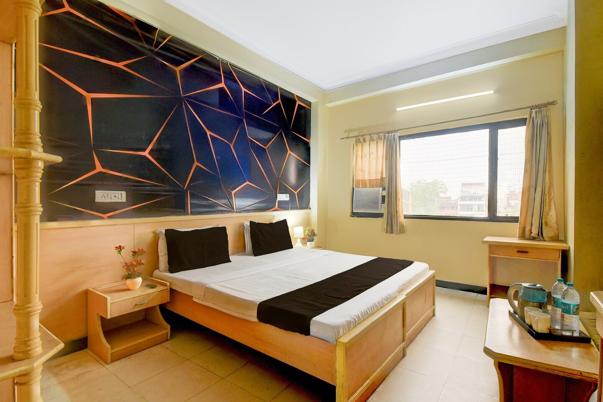 Set within 1.9 km of Hawa Mahal - Palace of Winds and 2.2 km of Birla Mandir Temple, Jaipur, Collection O Albert Hall Museum Jaipur Formerly Roop Palace offers rooms with air conditioning and a private bathroom in Jaipur. This 3-star hotel offers room service, a 24-hour front desk and free WiFi. The hotel features family rooms.
The units at the hotel come with a seating area, a flat-screen TV with satellite channels and a private bathroom with free toiletries and a bath or shower. All rooms feature a desk.
Jantar Mantar, Jaipur is 2.6 km from Collection O Albert Hall Museum Jaipur Formerly Roop Palace, while City Palace is 2.9 km away. Jaipur International Airport is 9 km from the property.
Unmarried couples are warmly welcome at this property.
Guests with local ID proof are warmly welcome.
Apologies, but we are currently unable to host foreign nationals at this property.
Early Check-In Policy: A full day’s room rate will be charged for check-ins before 6:00 AM. Complimentary early check-in is available between 6:00 AM and 10:00 AM, subject to room availability.
Check-in is only available to guests aged 18 and above. Please provide a government-issued ID to confirm your age.