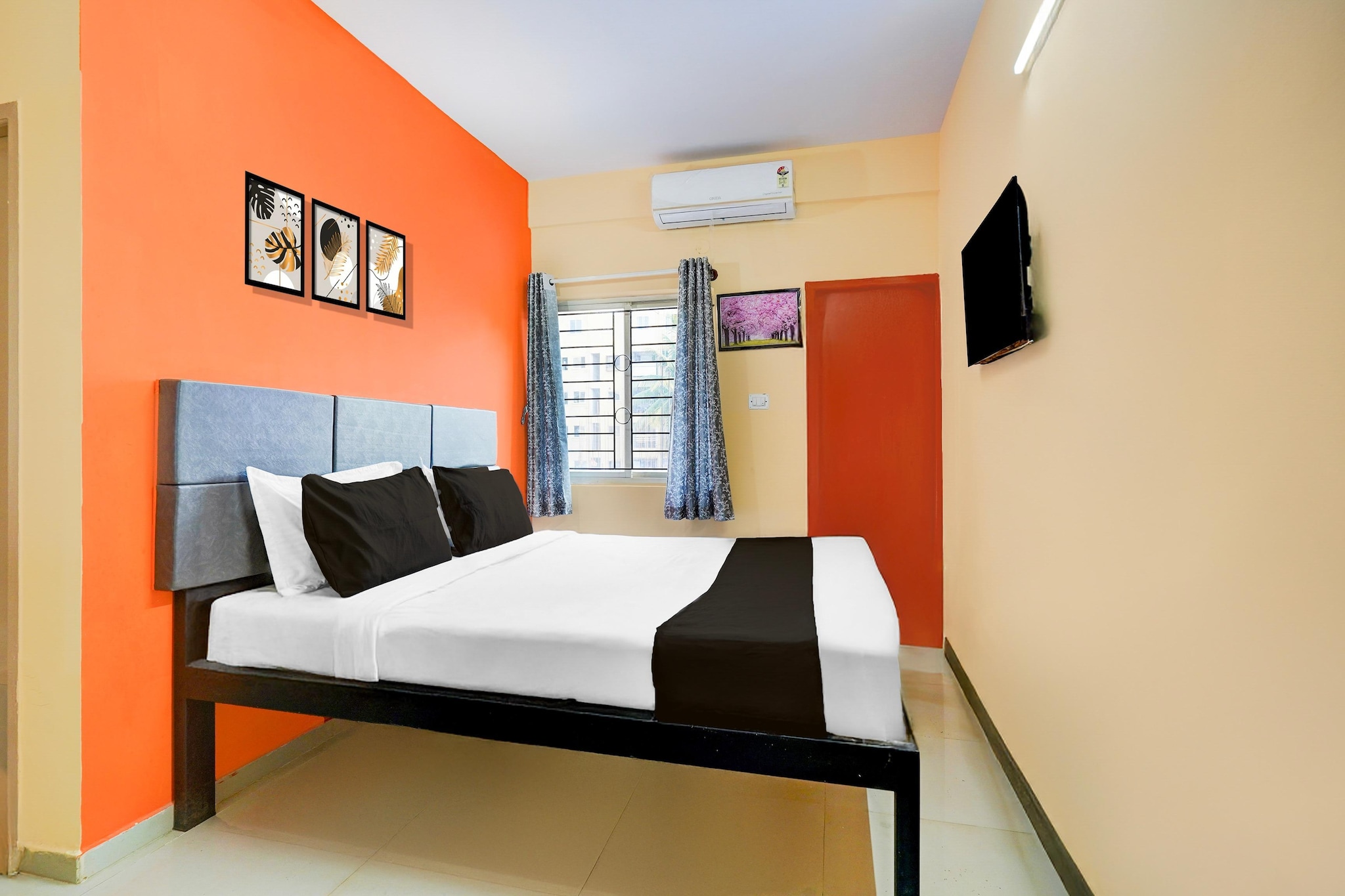 Enjoy a comfortable and hassle-free experience at our thoughtfully designed property. Each room is equipped with modern amenities, cozy bedding, and elegant decor to make you feel right at home. Located conveniently with easy access to public transport and major attractions, it's perfect for both business and leisure travelers. Cleanliness and guest comfort are our top priorities, and our team is available 24/7 to assist you throughout your stay.
 
Unmarried couples are warmly welcome at this property.
Guests with local ID proof are warmly welcome.
Early Check-In Policy: A full day’s room rate will be charged for check-ins before 6:00 AM. Complimentary early check-in is available between 6:00 AM and 10:00 AM, subject to room availability.
 
Check-in is only available to guests aged 18 and above. Please provide a government-issued ID to confirm your age.