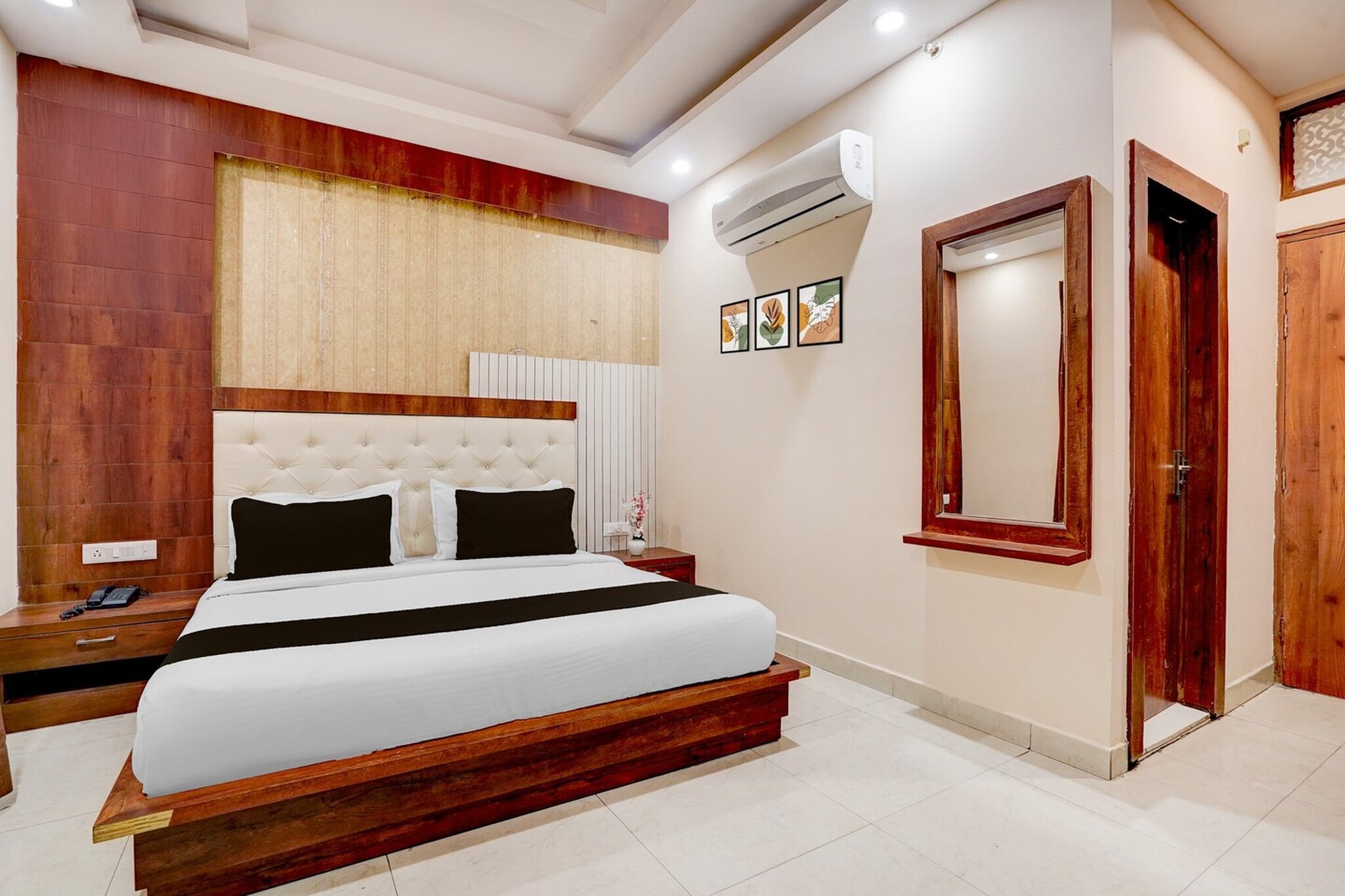 Enjoy a comfortable and hassle-free experience at our thoughtfully designed property. Each room is equipped with modern amenities, cozy bedding, and elegant decor to make you feel right at home. Located conveniently with easy access to public transport and major attractions, it's perfect for both business and leisure travelers. Cleanliness and guest comfort are our top priorities, and our team is available 24/7 to assist you throughout your stay.

Early Check-In Policy: A full day’s room rate will be charged for check-ins before 6:00 AM. Complimentary early check-in is available between 6:00 AM and 10:00 AM, subject to room availability.
Check-in is only available to guests aged 18 and above. Please provide a government-issued ID to confirm your age.

1. Unmarried couples are warmly welcome at this property.
2. Guests with local ID proof are warmly welcome.
3.Foreign guests are welcome and allowed to stay at this property without any restrictions
