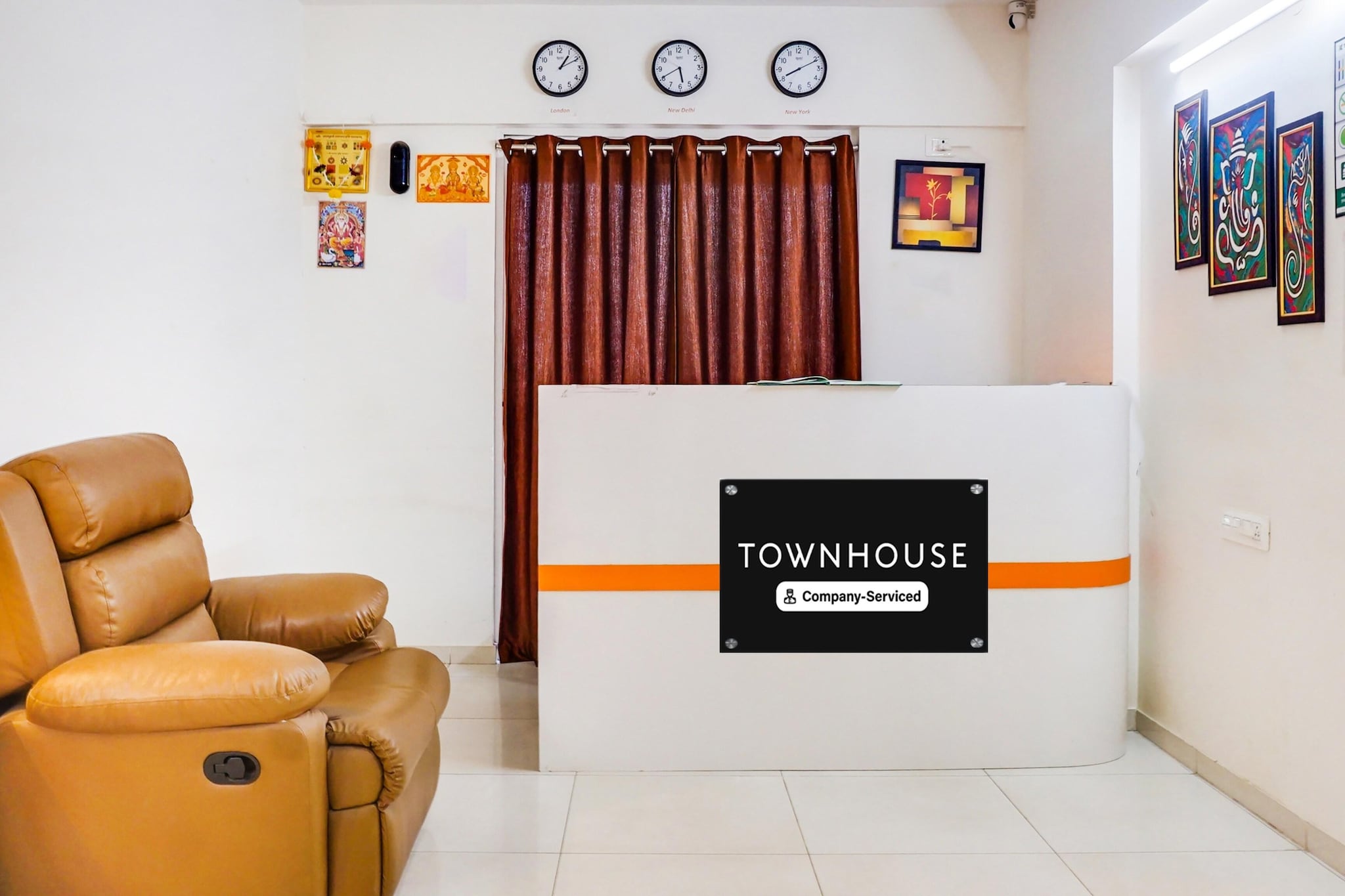 Ground floor: (bedroom(double bed, TV, seating area, air conditioning, telephone), bathroom(bathtub or shower, shower, washbasin, toilet, Towels incl., shampoo, body soap, hot water), parking, lift)