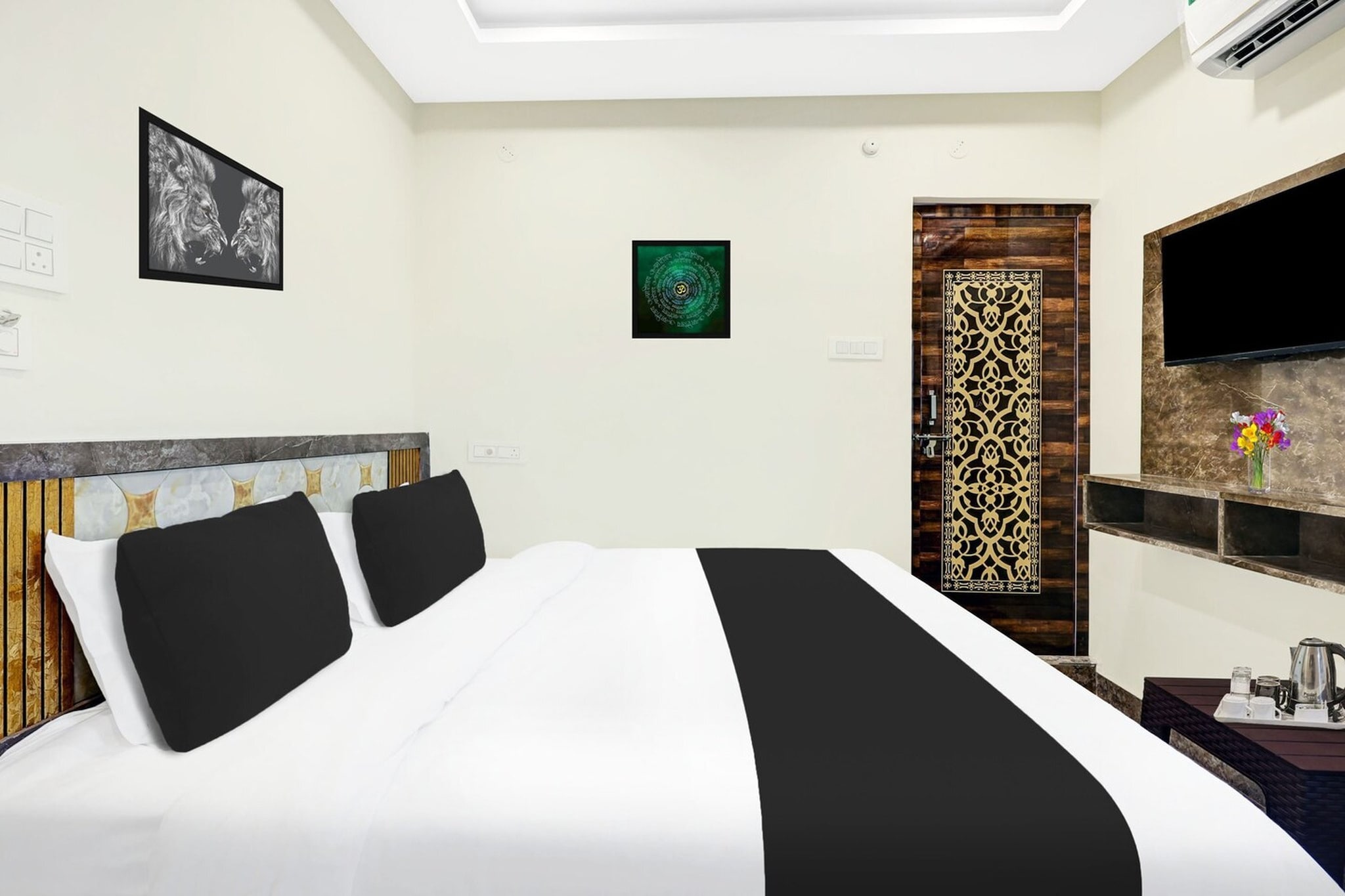 Comfortable Accommodations: Super Hotel O Vizianagaram Near Railway Station in Vizianagaram offers family rooms with air-conditioning, private bathrooms, work desks, and seating areas. Each room includes free toiletries, a bath or shower, TV, and tiled floors.

Essential Facilities: Guests enjoy free WiFi, a lift, 24-hour front desk, daily housekeeping service, room service, and luggage storage. The hotel provides a welcoming environment with friendly staff and excellent service support.

Local Attractions: Indira Gandhi Zoological Park is 46 km away, and Visakhapatnam Airport is 60 km from the property. Reception staff speak English and Hindi, ensuring smooth communication for all visitors.

Check-in is only available to guests aged 18 and above. Please provide a government-issued ID to confirm your age.