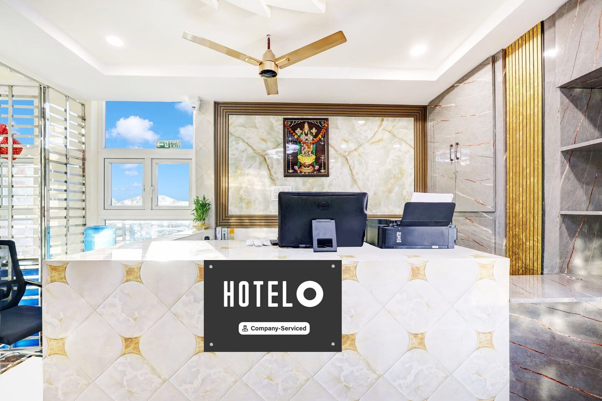 Ground floor: (bedroom(double bed, TV, seating area, air conditioning, telephone), bathroom(bathtub or shower, washbasin, toilet, Towels incl., shampoo, body soap, hot water), Parking, lift)