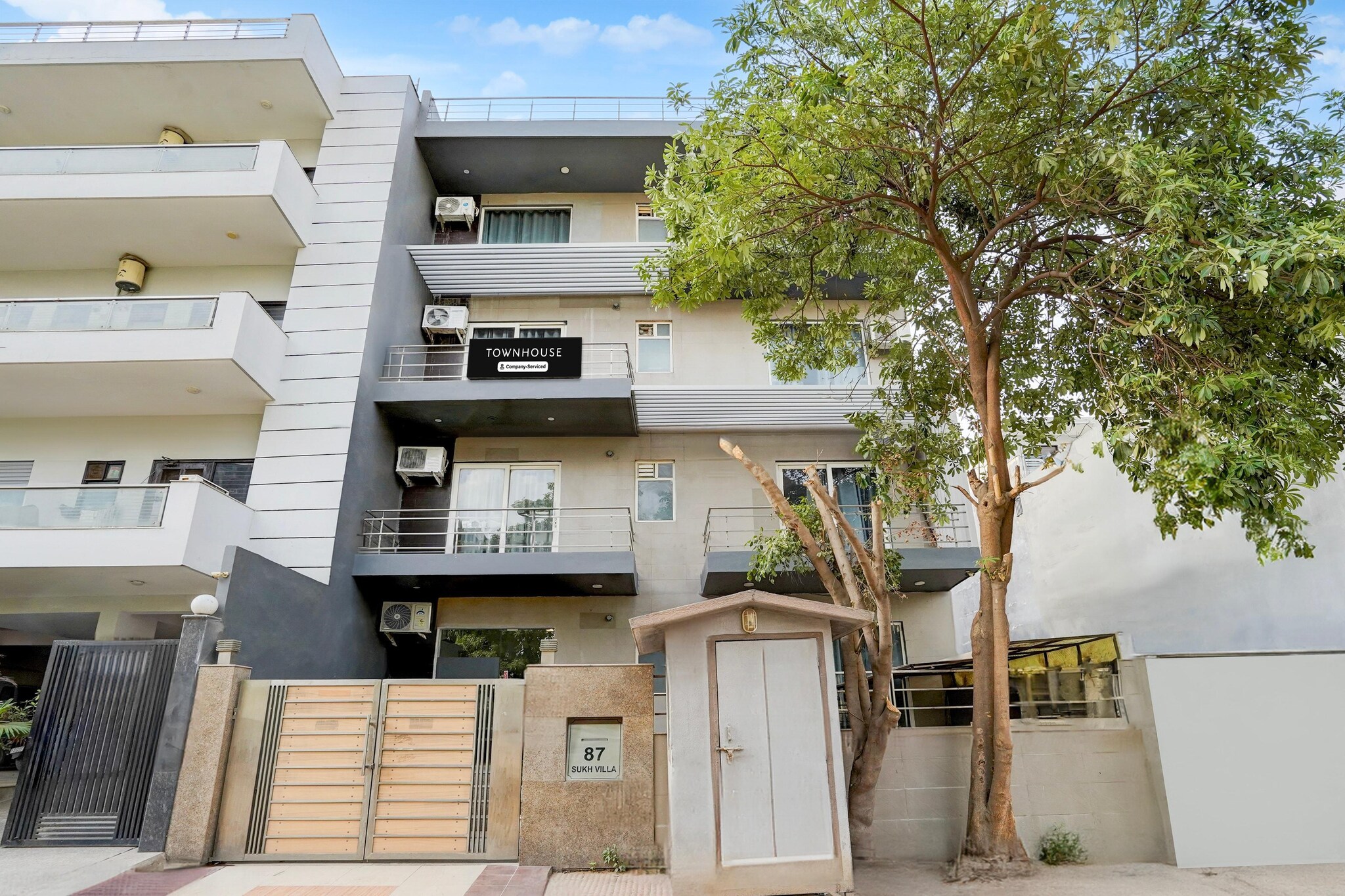 Townhouse Sector 53 Golf Course Road