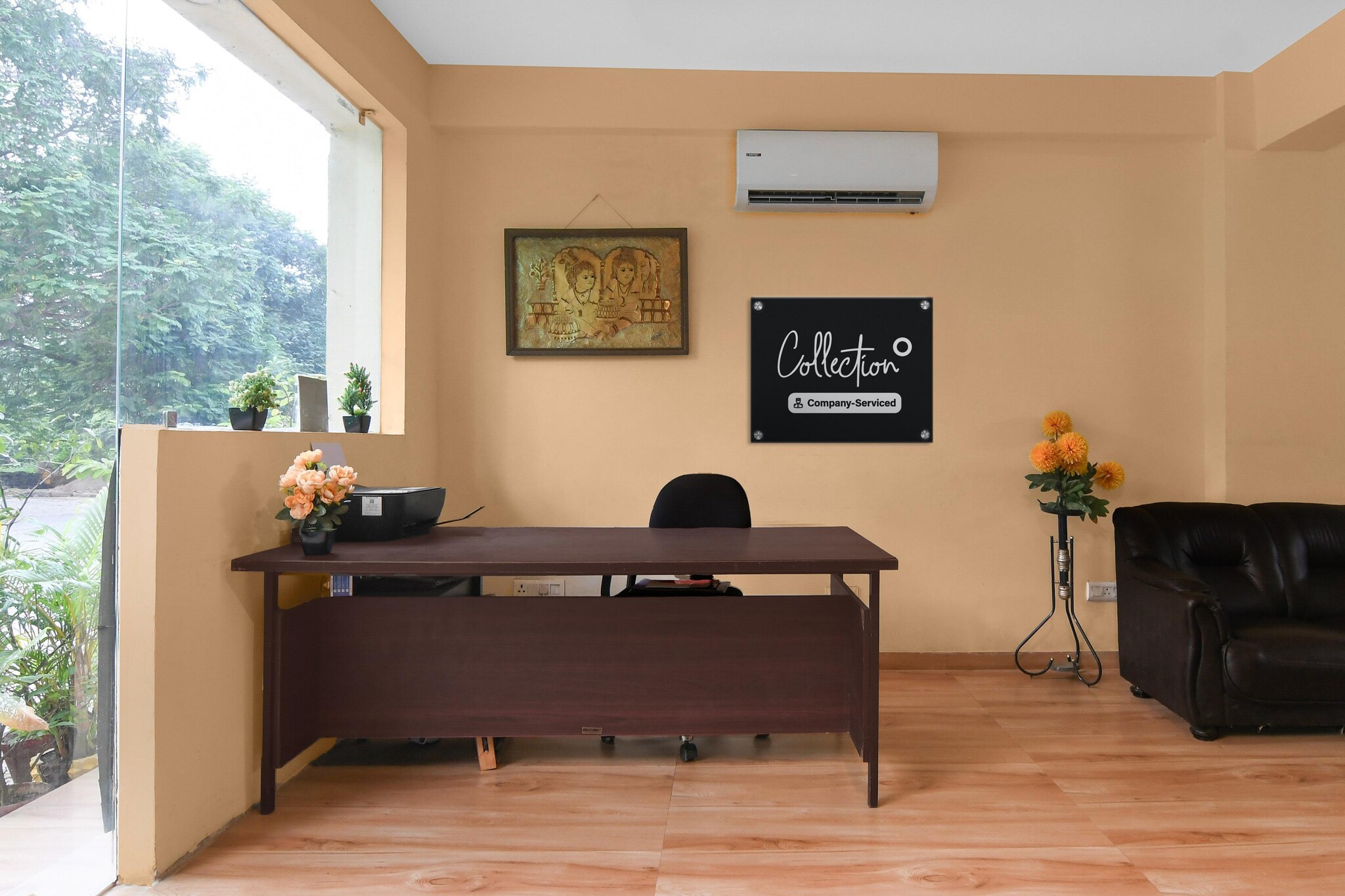 Ground floor: (bedroom(double bed, TV, seating area, air conditioning, telephone), bathroom(bathtub or shower, washbasin, toilet, Towels incl., shampoo, body soap, hot water), lift)