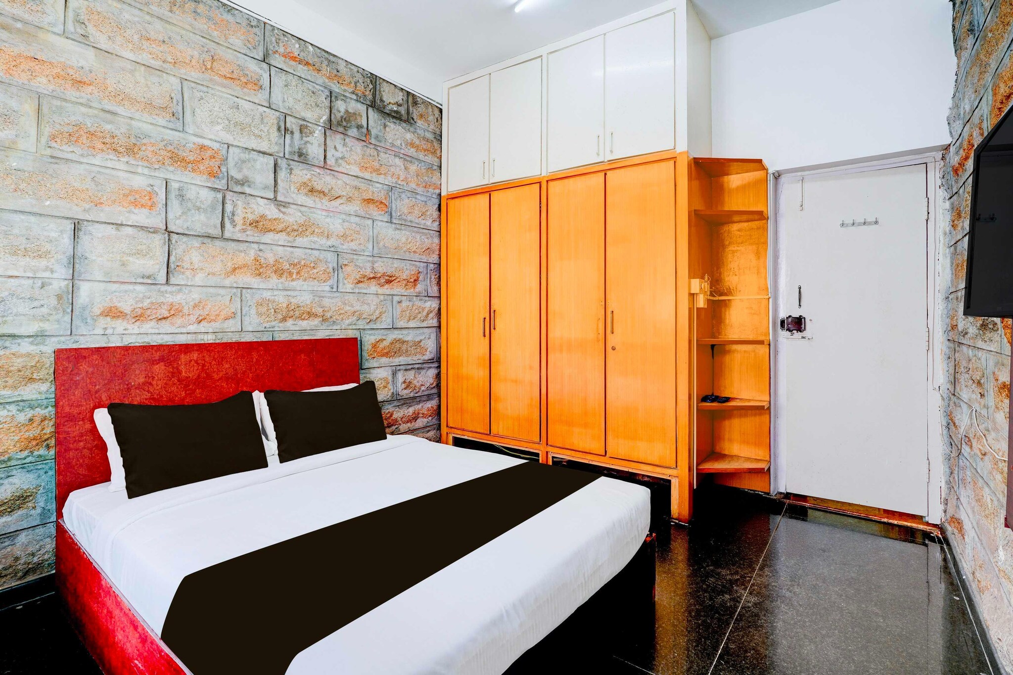 Comfortable Accommodations: Hotel O Mysuru Sand Museum in Mysore offers family rooms with air-conditioning, private bathrooms, work desks, and seating areas. Each room includes free toiletries, bath or shower, TV, tiled floors, and a wardrobe.
Essential Facilities: Guests enjoy free WiFi, a 24-hour front desk, daily housekeeping service, room service, and luggage storage. The hotel provides a continental breakfast and a variety of amenities to ensure a pleasant stay.
Local Attractions: Mysore Palace is 5 km away, Brindavan Garden 23 km, Chamundi Vihar Stadium 4 km, and Mysore Bus Stand 5 km. Other nearby points include Dodda Gadiyara, St Philomena's Church, and Mysore Junction Station. The airport is 14 km from the hotel.
Unmarried couples are warmly welcome at this property.
Guests with local ID proof are warmly welcome.
Foreign nationals are welcome—enjoy a comfortable and friendly stay with us.
Early Check-In Policy: A full day’s room rate will be charged for check-ins before 6:00 AM. Complimentary early check-in is available between 6:00 AM and 10:00 AM, subject to room availability.
Check-in is only available to guests aged 18 and above. Please provide a government-issued ID to confirm your age.
If restrictions apply, use the corresponding statements: