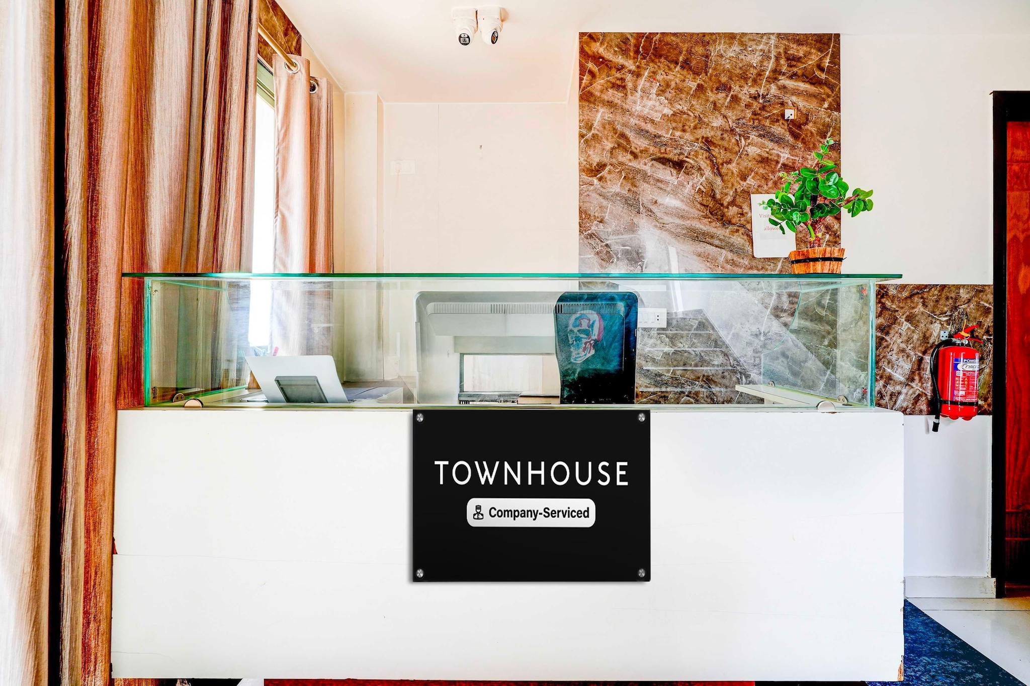 Ground floor: (bedroom(double bed, TV, seating area, air conditioning, telephone), bathroom(bathtub or shower, washbasin, toilet, Towels incl., shampoo, body soap, hot water))