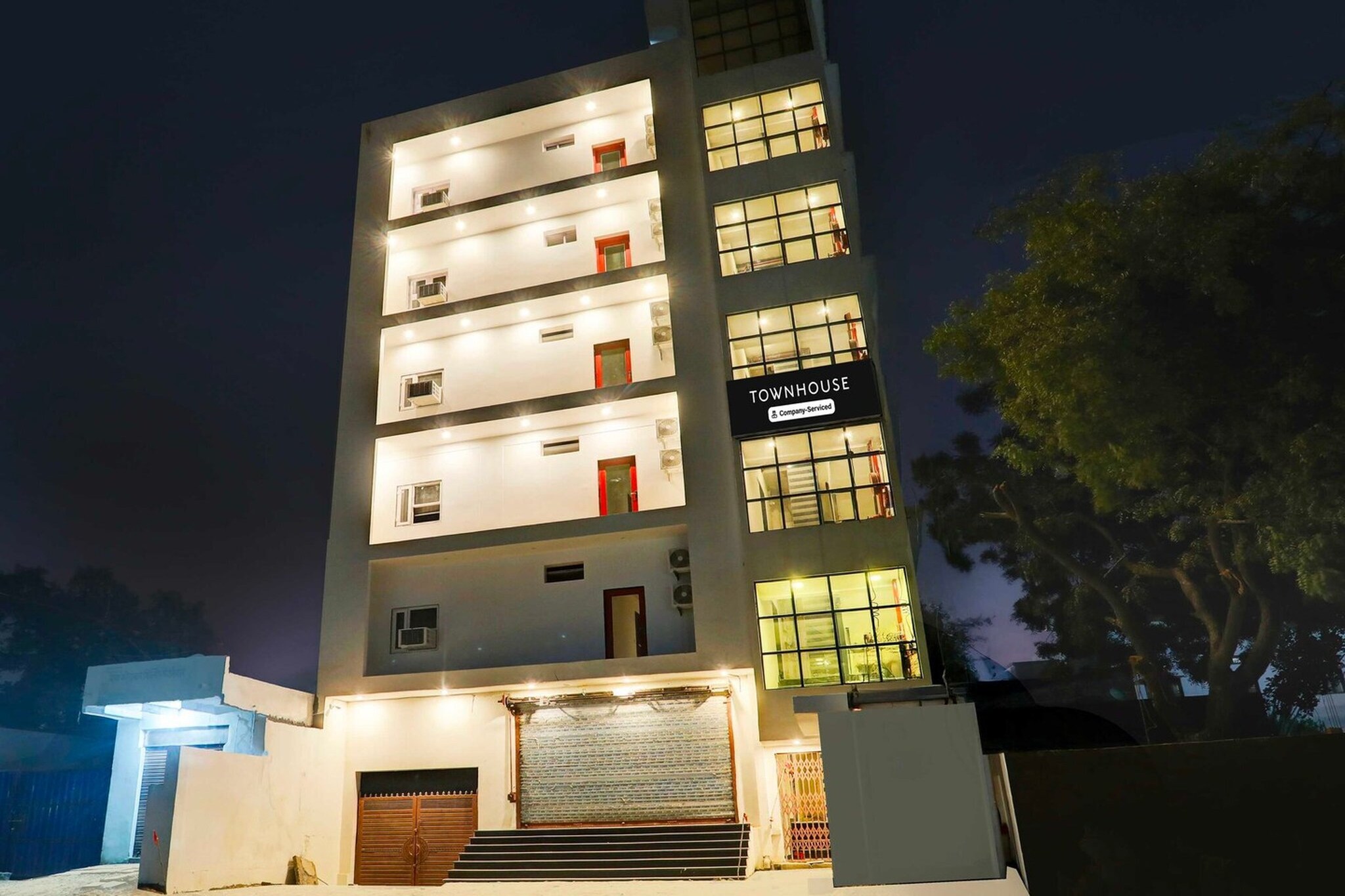 Super Townhouse Pahadiya