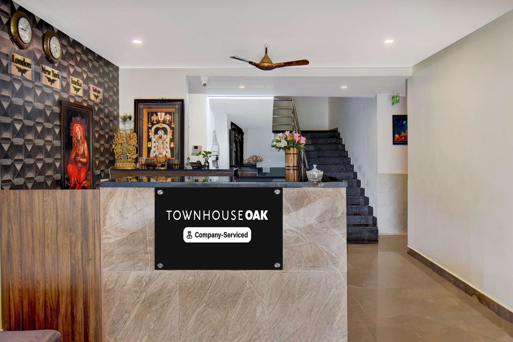 Ground floor: (bedroom(double bed, TV, seating area, air conditioning, telephone), bathroom(bathtub or shower, shower, washbasin, toilet, Towels incl., shampoo, body soap, hot water))
