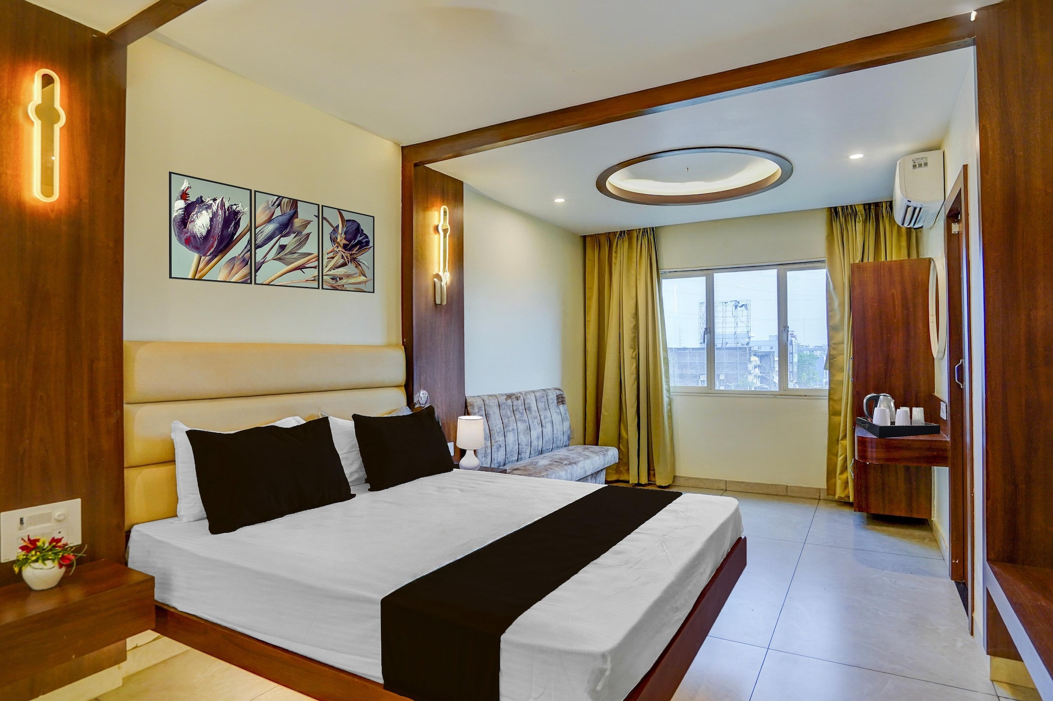 Super Townhouse Zero Mile Gandhi Setu