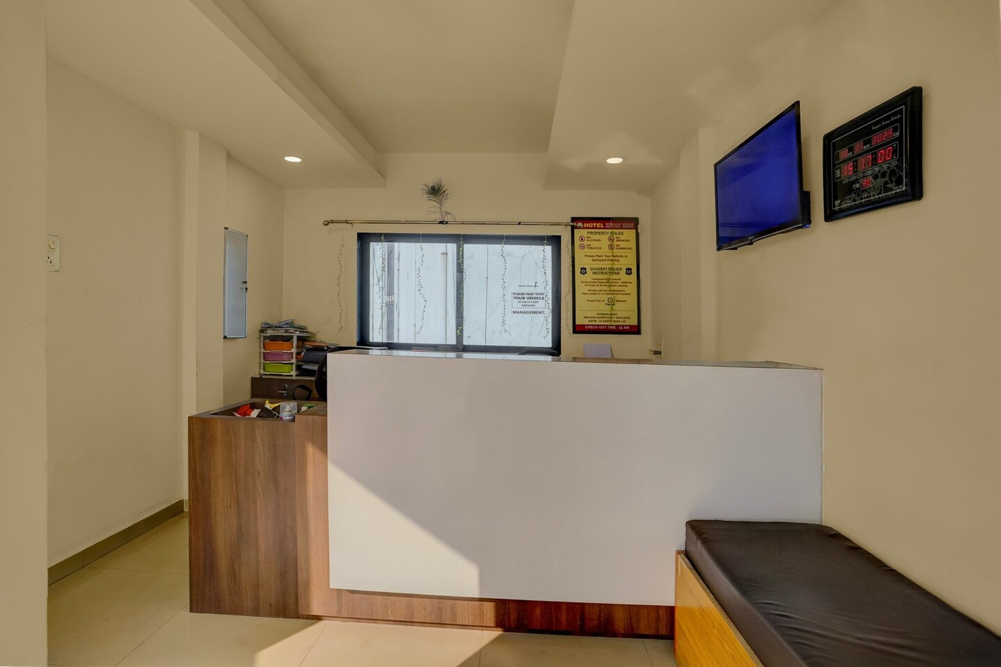 Ground floor: (bedroom(double bed, TV, seating area, air conditioning, telephone), bathroom(bathtub or shower, washbasin, toilet, Towels incl., shampoo, body soap, hot water), lift)