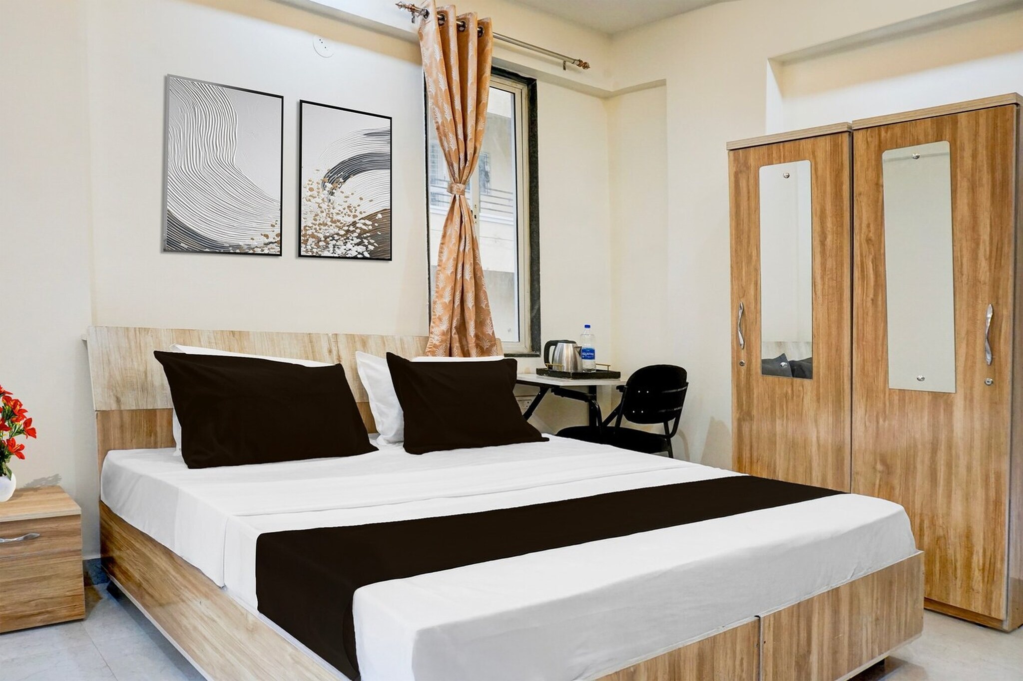 Located within 16 km of University of Pune and 18 km of Pataleshwar Cave Temple, Collection O Blue Ridge Hinjewadi provides rooms with air conditioning and a private bathroom in Pune. This 3-star hotel offers room service, a 24-hour front desk and free WiFi. The hotel features family rooms.

Guest rooms at the hotel are equipped with a seating area, a flat-screen TV with satellite channels and a private bathroom with free toiletries and a bath or shower. The units include a desk.

Fergusson College is 18 km from Collection O Blue Ridge Hinjewadi, while Srimant Dagadusheth Halwai Ganapati Temple is 19 km away. Pune International Airport is 25 km from the property.

1. Unmarried couples are warmly welcome at this property.
2. Guests with local ID proof are warmly welcome.
Early Check-In Policy: A full day’s room rate will be charged for check-ins before 6:00 AM. Complimentary early check-in is available between 6:00 AM and 10:00 AM, subject to room availability.
Check-in is only available to guests aged 18 and above. Please provide a government-issued ID to confirm your age.

