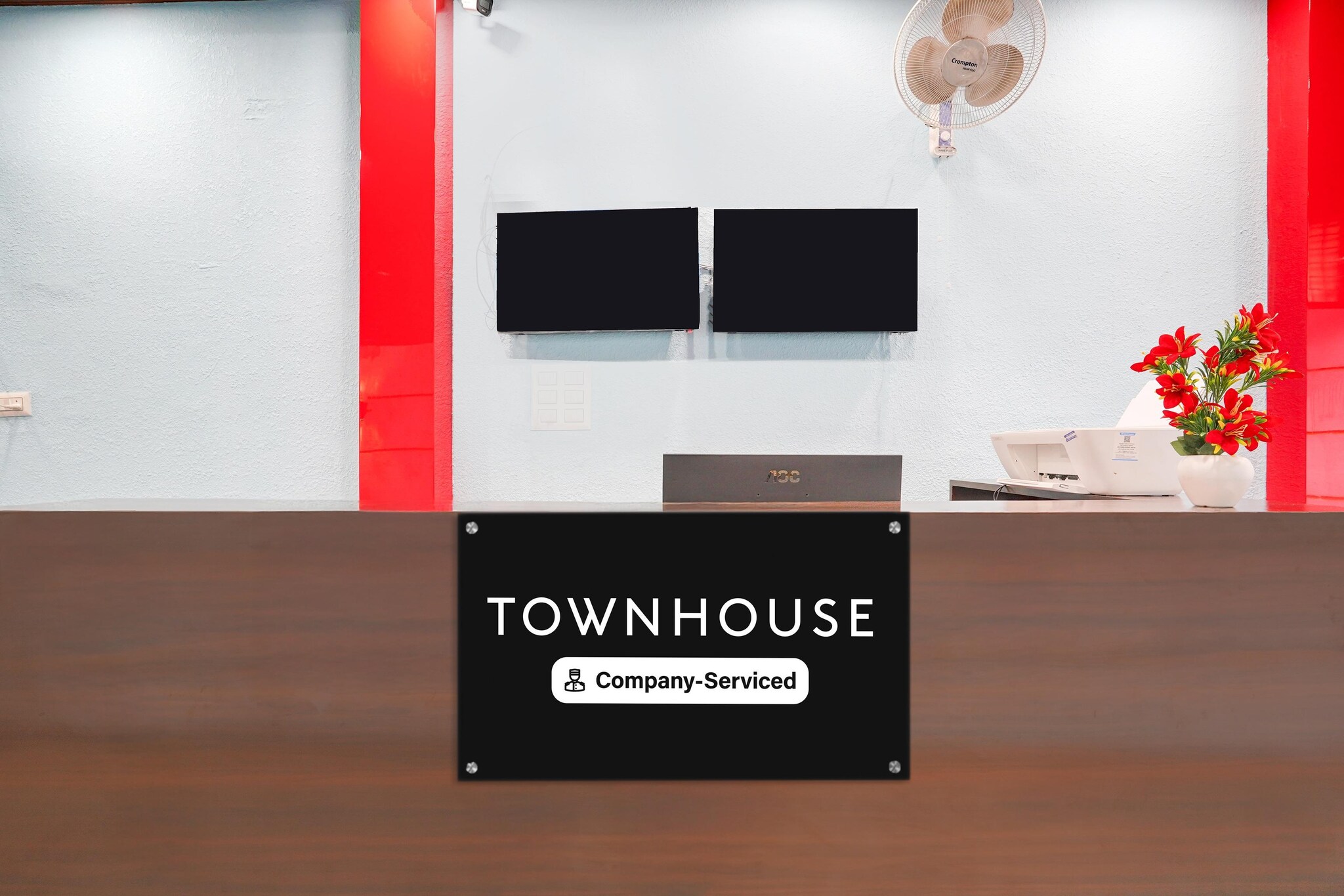 Ground floor: (bedroom(double bed, TV, seating area, air conditioning, telephone), bathroom(bathtub or shower, washbasin, toilet, Towels incl., shampoo, body soap, hot water), Parking, lift)