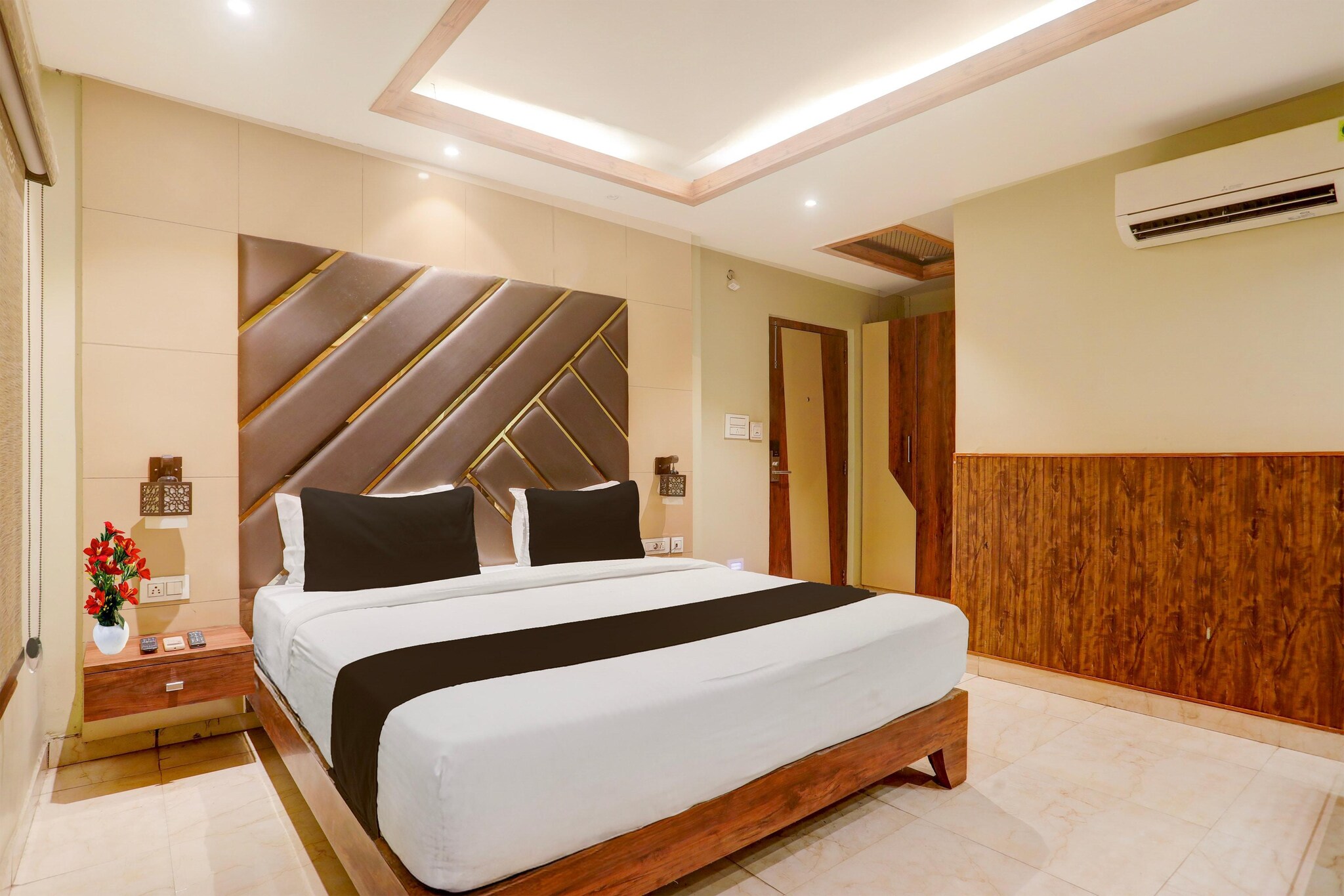 Enjoy a comfortable and hassle-free experience at our thoughtfully designed property. Each room is equipped with modern amenities, cozy bedding, and elegant decor to make you feel right at home. Located conveniently with easy access to public transport and major attractions, it's perfect for both business and leisure travelers. Cleanliness and guest comfort are our top priorities, and our team is available 24/7 to assist you throughout your stay.
Unmarried couples are warmly welcome at this property.
Guests with local ID proof are warmly welcome.
Foreign guests are welcome and allowed to stay at this property without any restrictions
Early Check-In Policy: A full day’s room rate will be charged for check-ins before 6:00 AM. Complimentary early check-in is available between 6:00 AM and 10:00 AM, subject to room availability.
Check-in is only available to guests aged 18 and above. Please provide a government-issued ID to confirm your age.