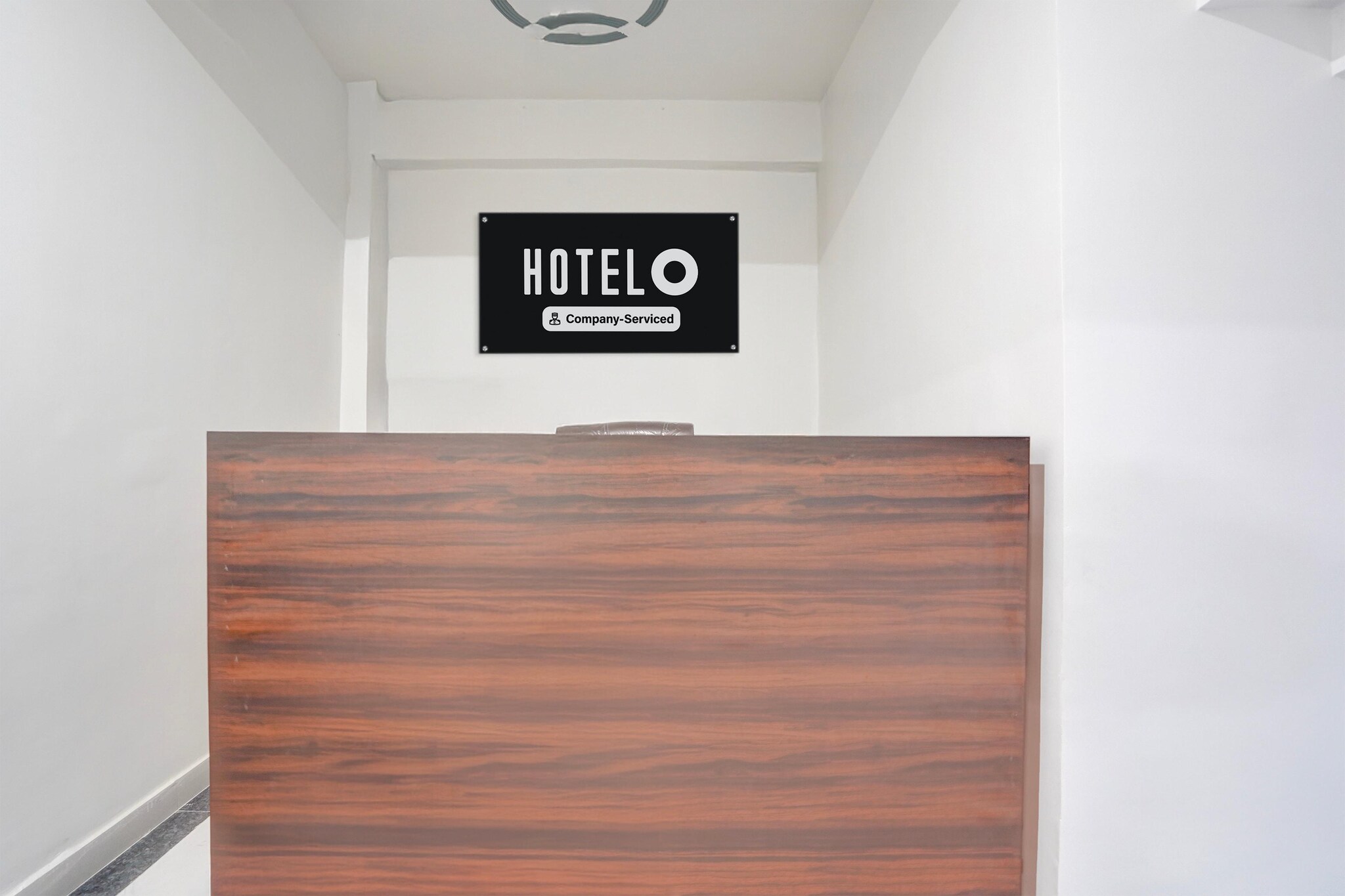 Ground floor: (bedroom(double bed, TV, seating area, air conditioning, Towels incl., telephone), bathroom(bathtub or shower, shower, washbasin, toilet, shampoo, body soap, hot water))