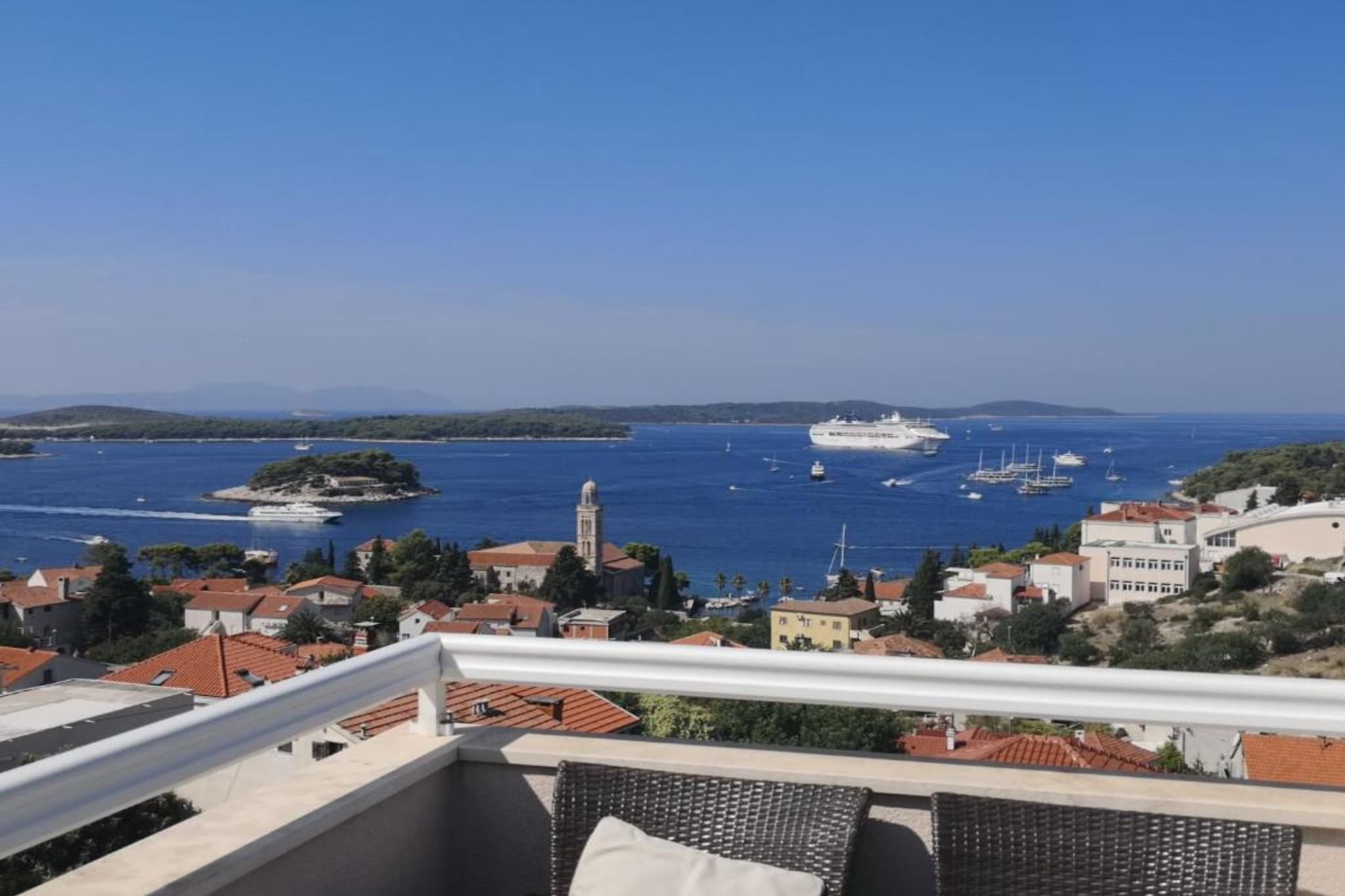 Azure Hvar Residence - One bedroom apartment Delux with sea view (4) - Terrasbalkon