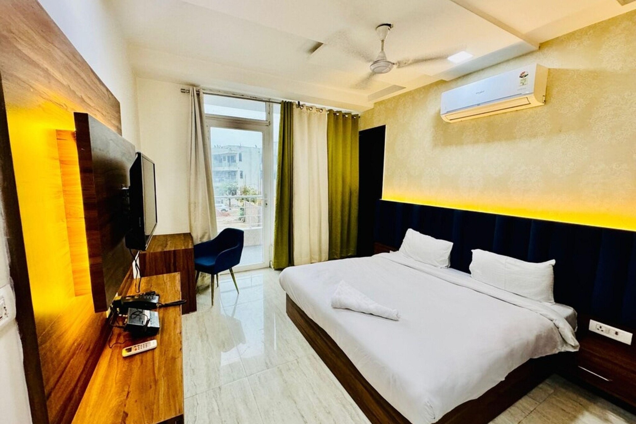Enjoy a comfortable and hassle-free experience at our thoughtfully designed property. Each room is equipped with modern amenities, cozy bedding, and elegant decor to make you feel right at home. Located conveniently with easy access to public transport and major attractions, it's perfect for both business and leisure travelers. Cleanliness and guest comfort are our top priorities, and our team is available 24/7 to assist you throughout your stay.
 
Unmarried couples are warmly welcome at this property.
Guests with local ID proof are warmly welcome.
Foreign guests are welcome and allowed to stay at this property without any restrictions
Early Check-In Policy: A full day’s room rate will be charged for check-ins before 6:00 AM. Complimentary early check-in is available between 6:00 AM and 10:00 AM, subject to room availability.
 
Check-in is only available to guests aged 18 and above. Please provide a government-issued ID to confirm your age.
