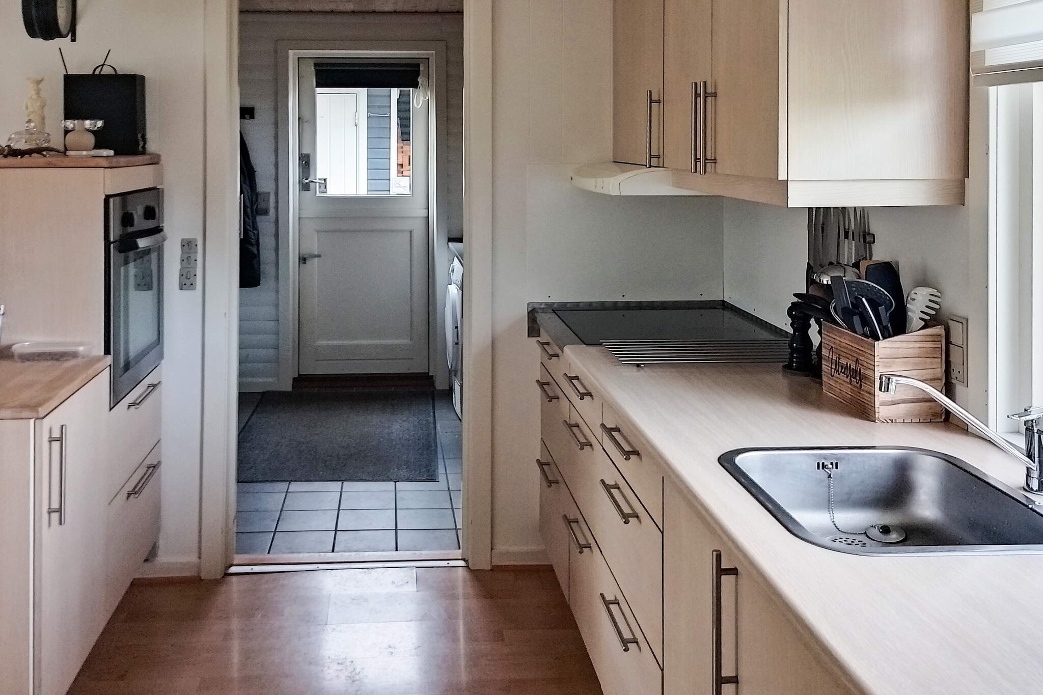 Annex: (double bed)\n\nInternet Access DSL, Living room(tumble dryer, washing machine), Kitchen(cooker(2 ring stoves), coffee machine, oven, microwave, fridge-freezer), Living/bed room(TV(german television channels, danish TV channels (DR1 and TV2))), bedroom(double bed), bedroom(single bed), bathroom(washbasin, shower, toilet), heating(electric), air to air heatpump