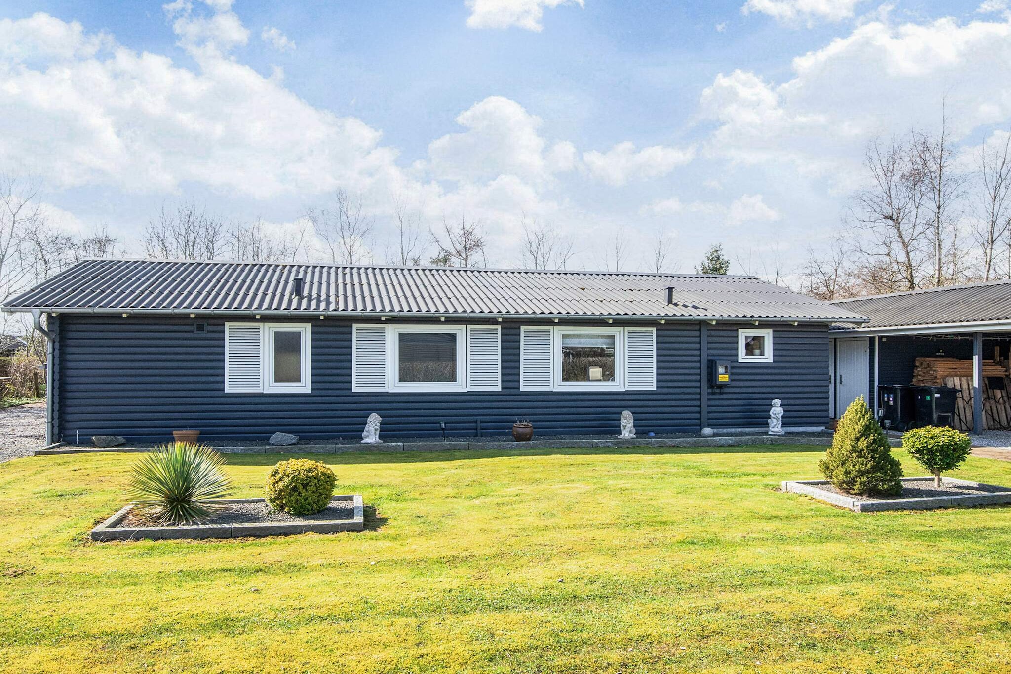 Maison avec poêle à bois et annexe