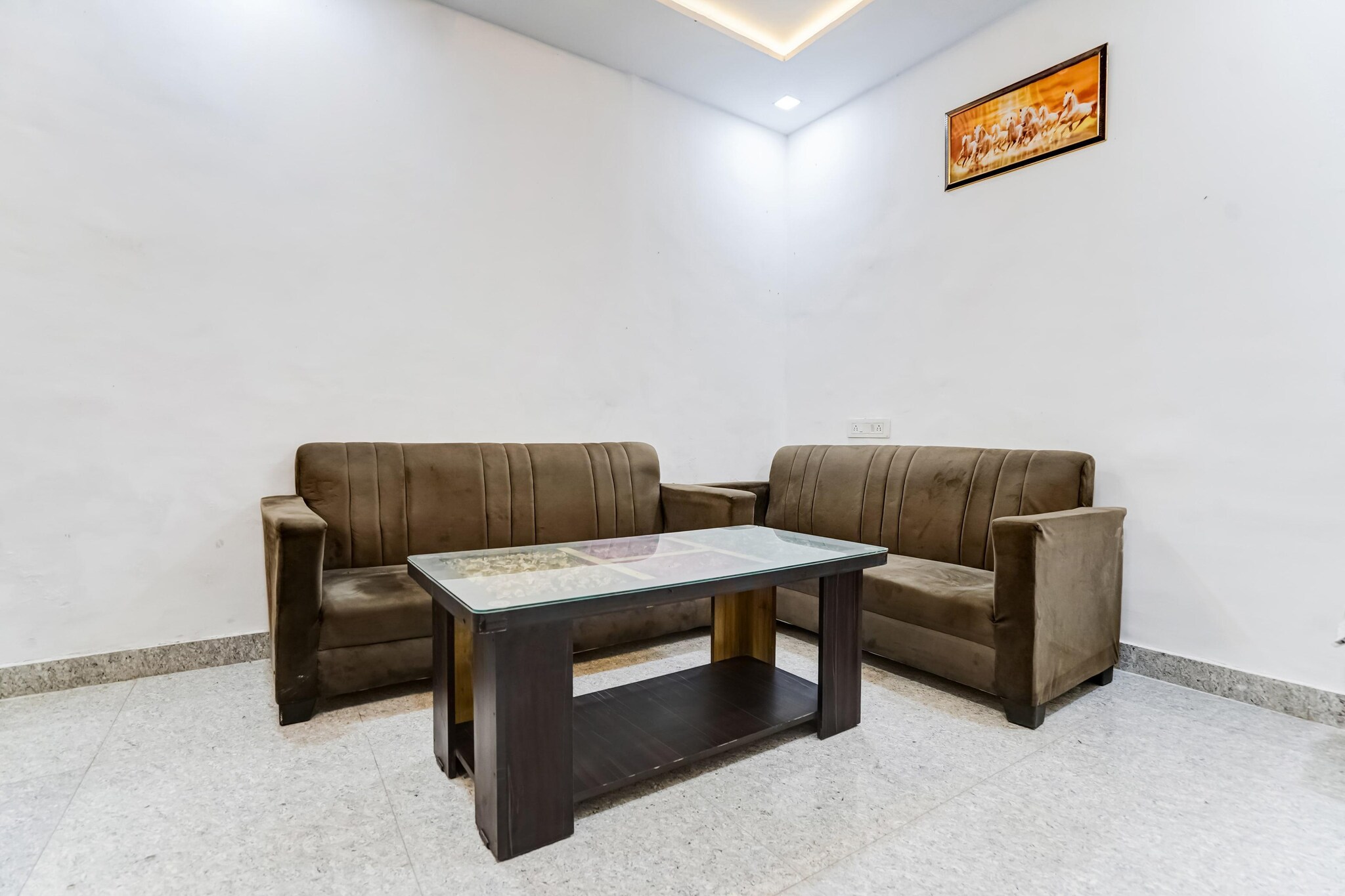Ground floor: (bedroom(double bed, TV, seating area, air conditioning, telephone), bathroom(bathtub or shower, washbasin, toilet, Towels incl., shampoo, body soap, hot water))