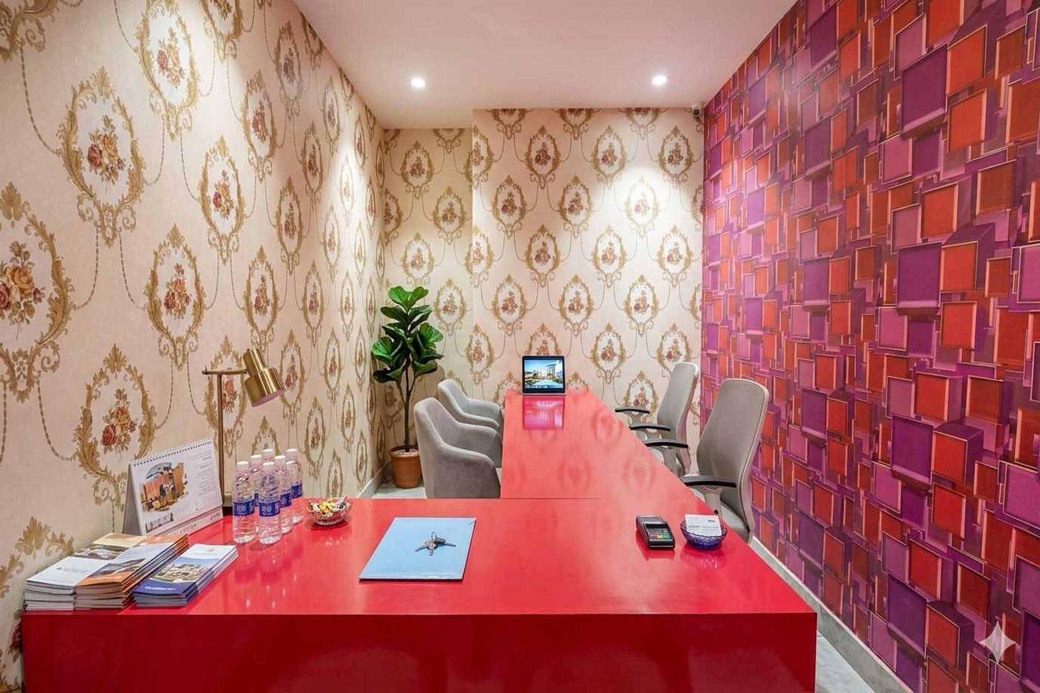Ground floor: (bedroom(double bed, TV, seating area, air conditioning, telephone), bathroom(bathtub or shower, washbasin, toilet, Towels incl., shampoo, body soap, hot water))