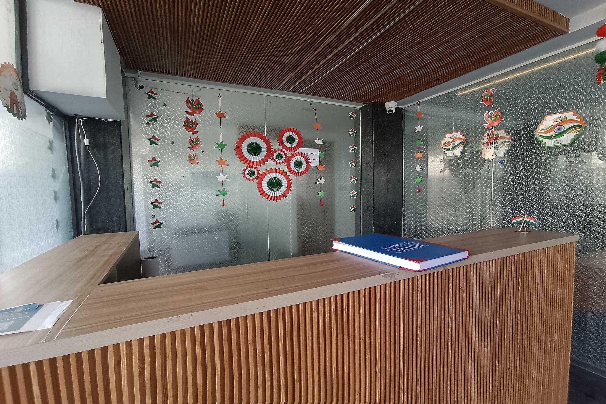 Ground floor: (bedroom(double bed, TV, seating area, air conditioning, telephone), bathroom(bathtub or shower, washbasin, toilet, Towels incl., shampoo, body soap, hot water), lift)