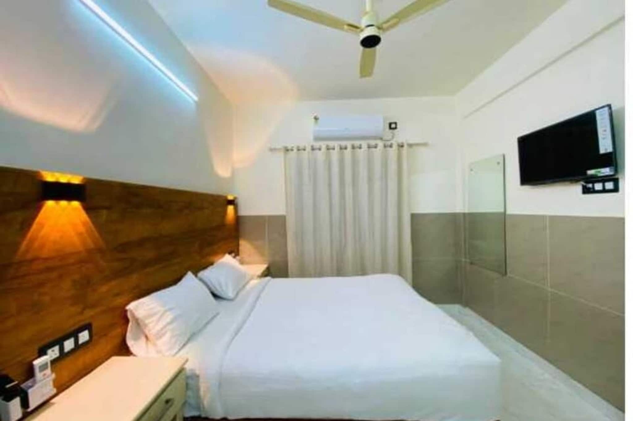 Hotel O KSRTC Pandalam Pathanamthitta