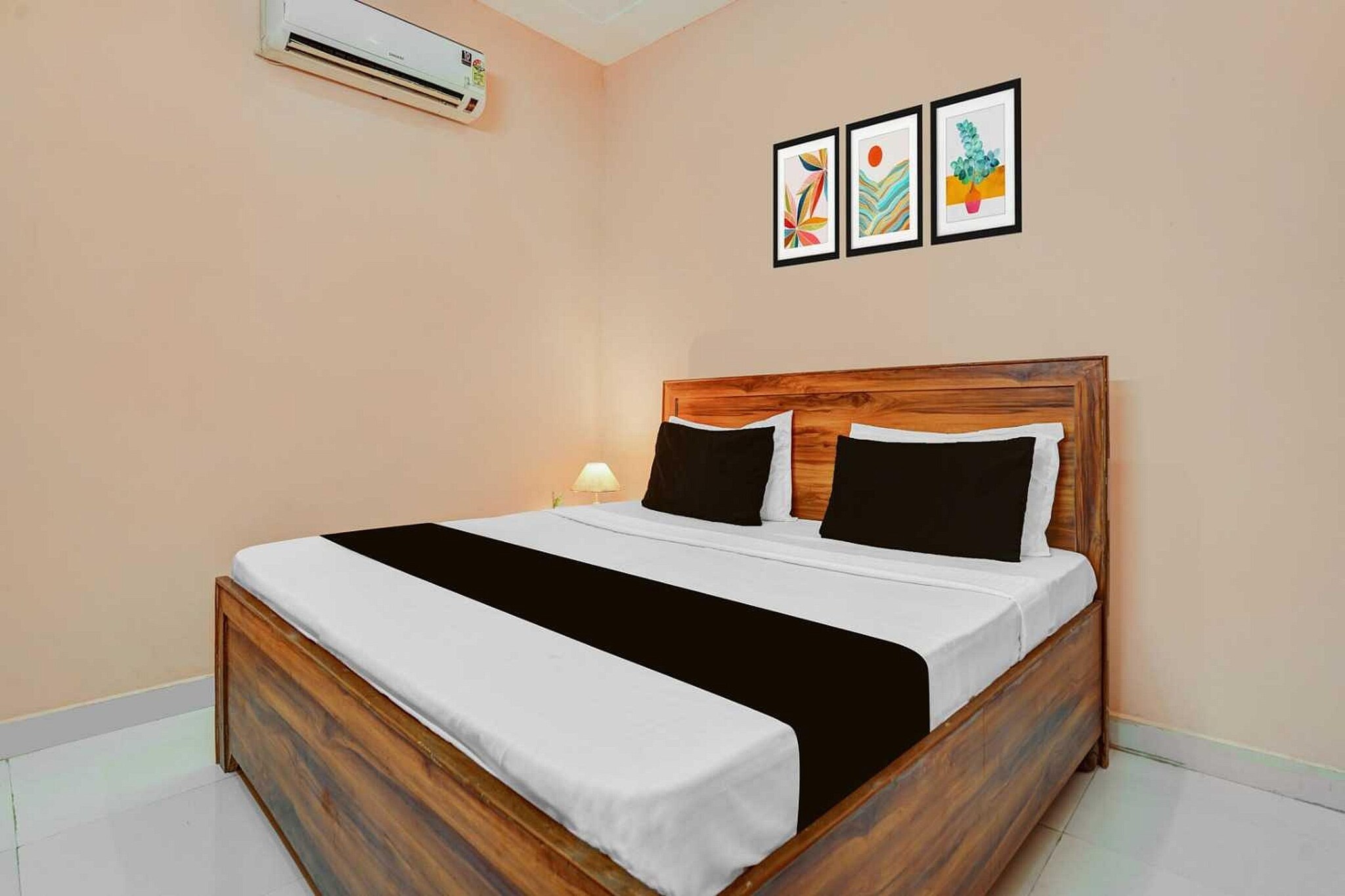 Hotel O ISBT Sector 43 Bus Terminal