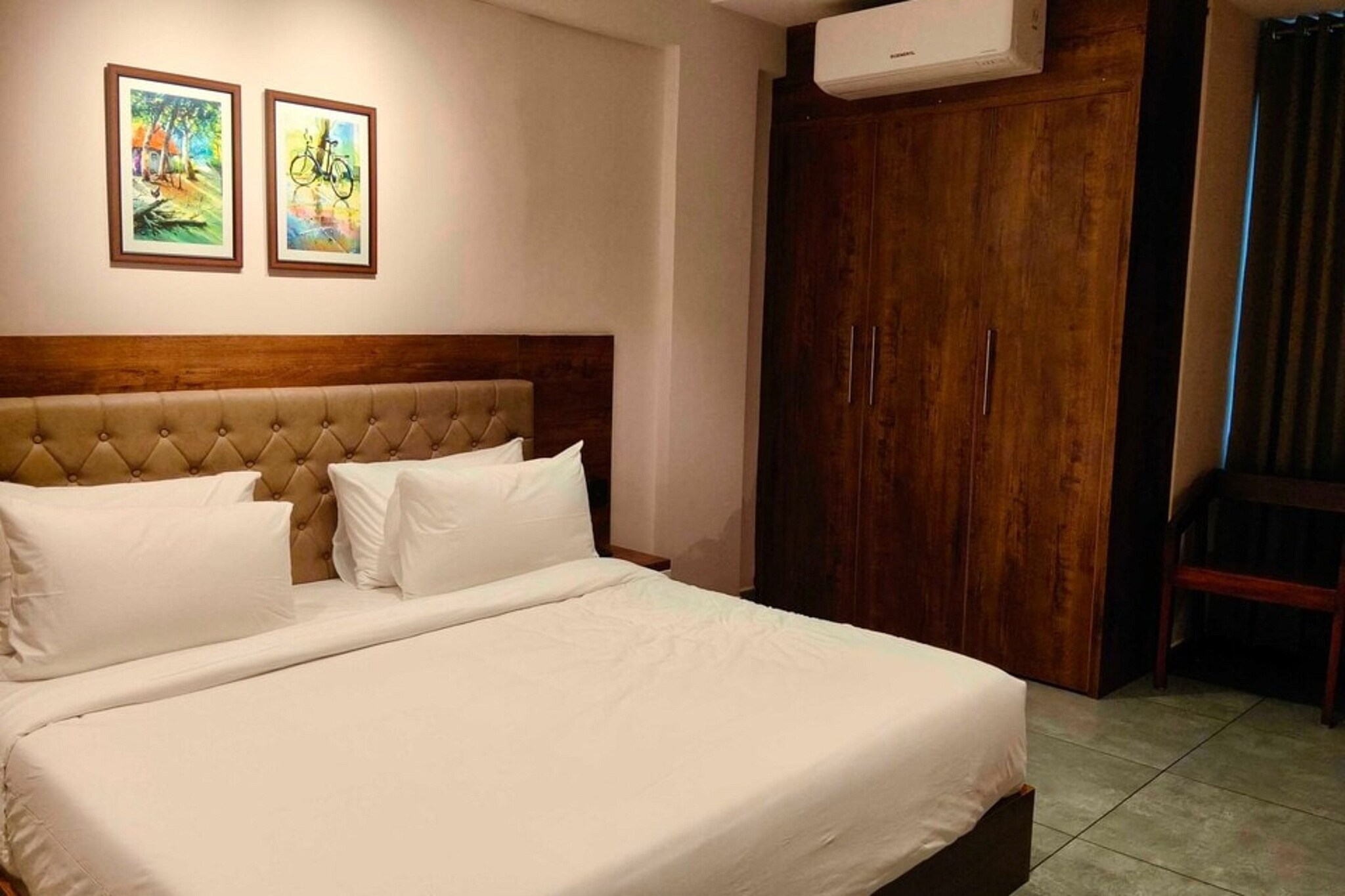 Enjoy a comfortable and hassle-free experience at our thoughtfully designed property. Each room is equipped with modern amenities, cozy bedding, and elegant decor to make you feel right at home. Located conveniently with easy access to public transport and major attractions, it's perfect for both business and leisure travelers. Cleanliness and guest comfort are our top priorities, and our team is available 24/7 to assist you throughout your stay.
 
Unmarried couples are warmly welcome at this property.
Guests with local ID proof are warmly welcome.
Foreign guests are welcome and allowed to stay at this property without any restrictions
Early Check-In Policy: A full day’s room rate will be charged for check-ins before 6:00 AM. Complimentary early check-in is available between 6:00 AM and 10:00 AM, subject to room availability.
 
Check-in is only available to guests aged 18 and above. Please provide a government-issued ID to confirm your age.