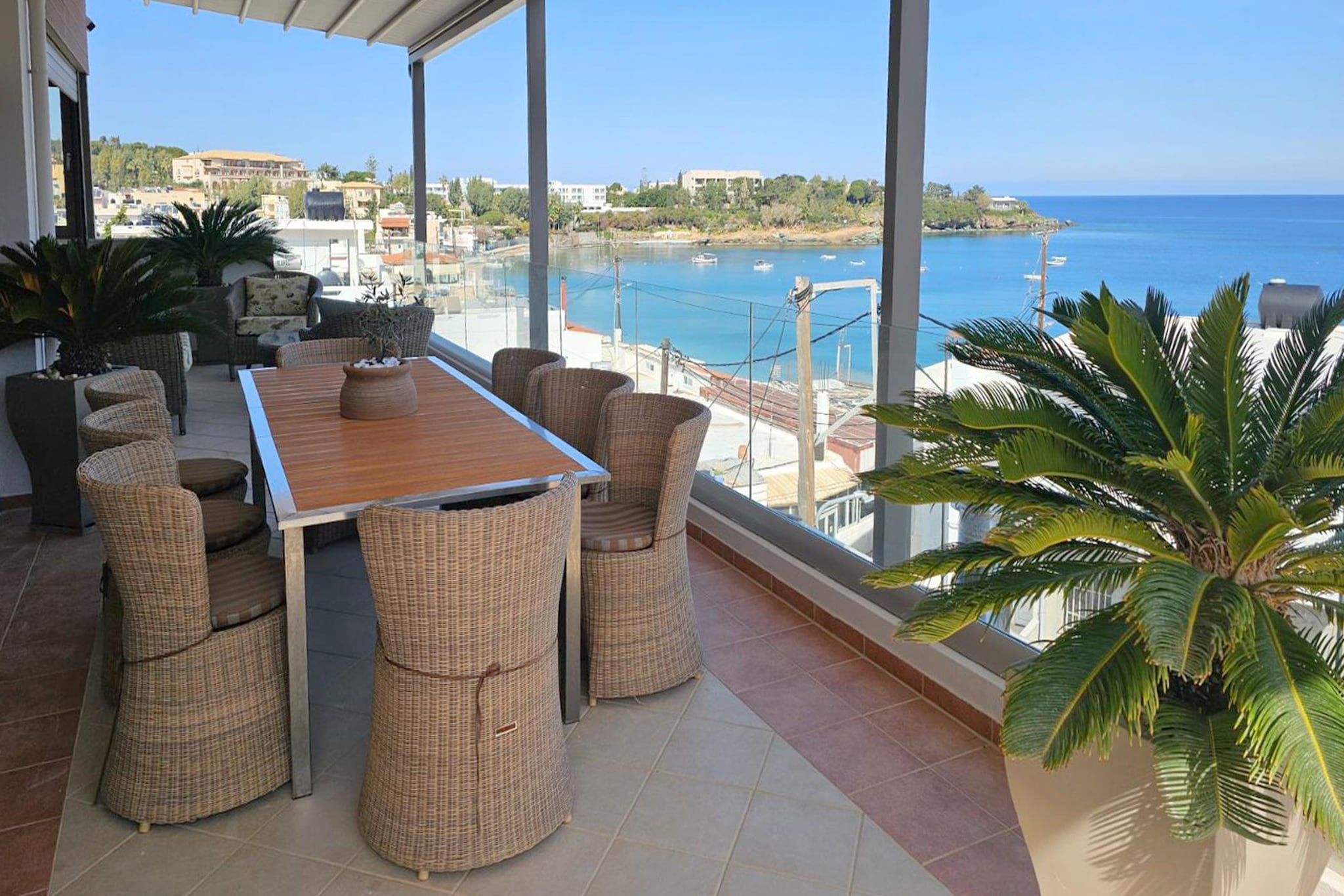 Beachside Villa with Pool in Agia Pelagia