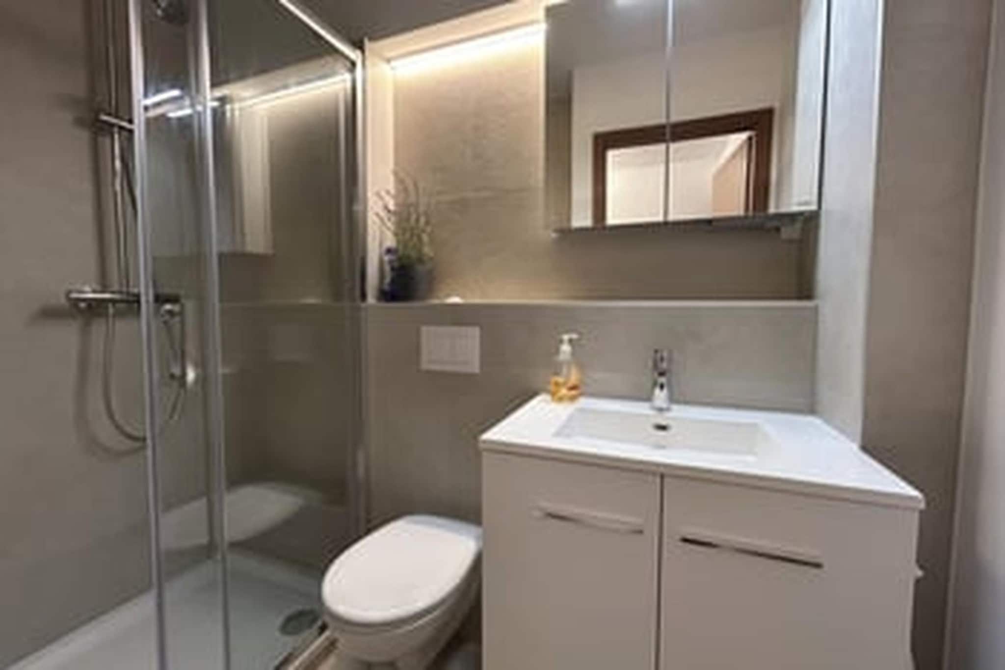 BLANKENDUYN 6A - Badkamer