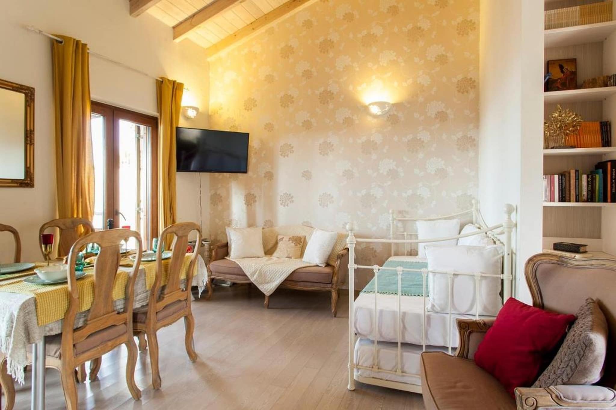 Elegant Villa for 4 in Agia Pelagia