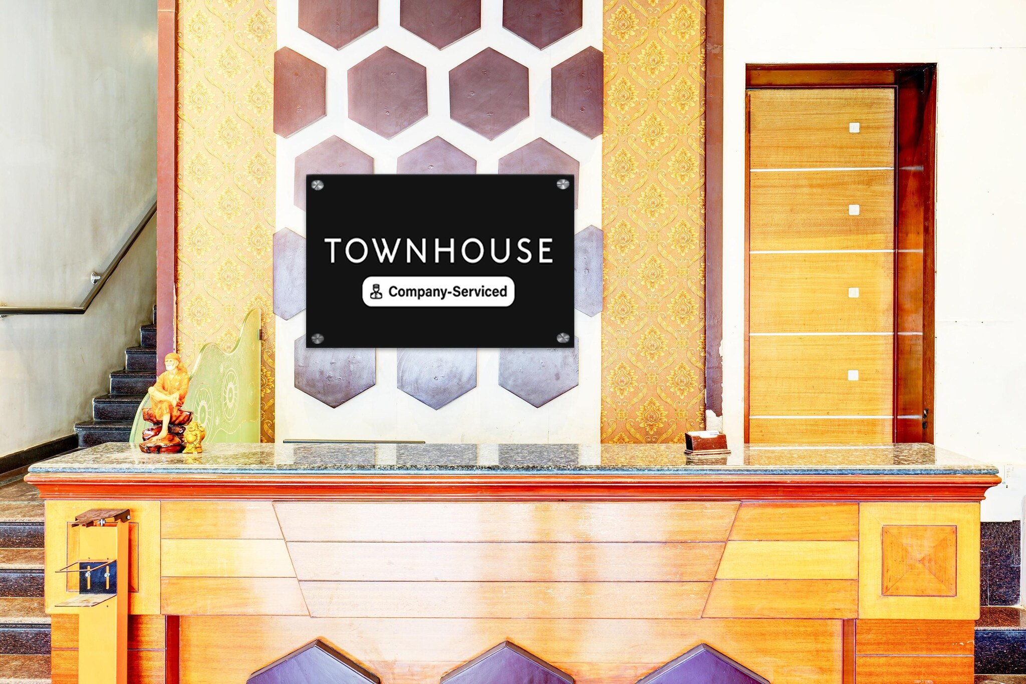 Ground floor: (bedroom(double bed, TV, seating area, air conditioning, telephone), bathroom(bathtub or shower, washbasin, toilet, Towels incl., shampoo, body soap, hot water), Parking, lift)