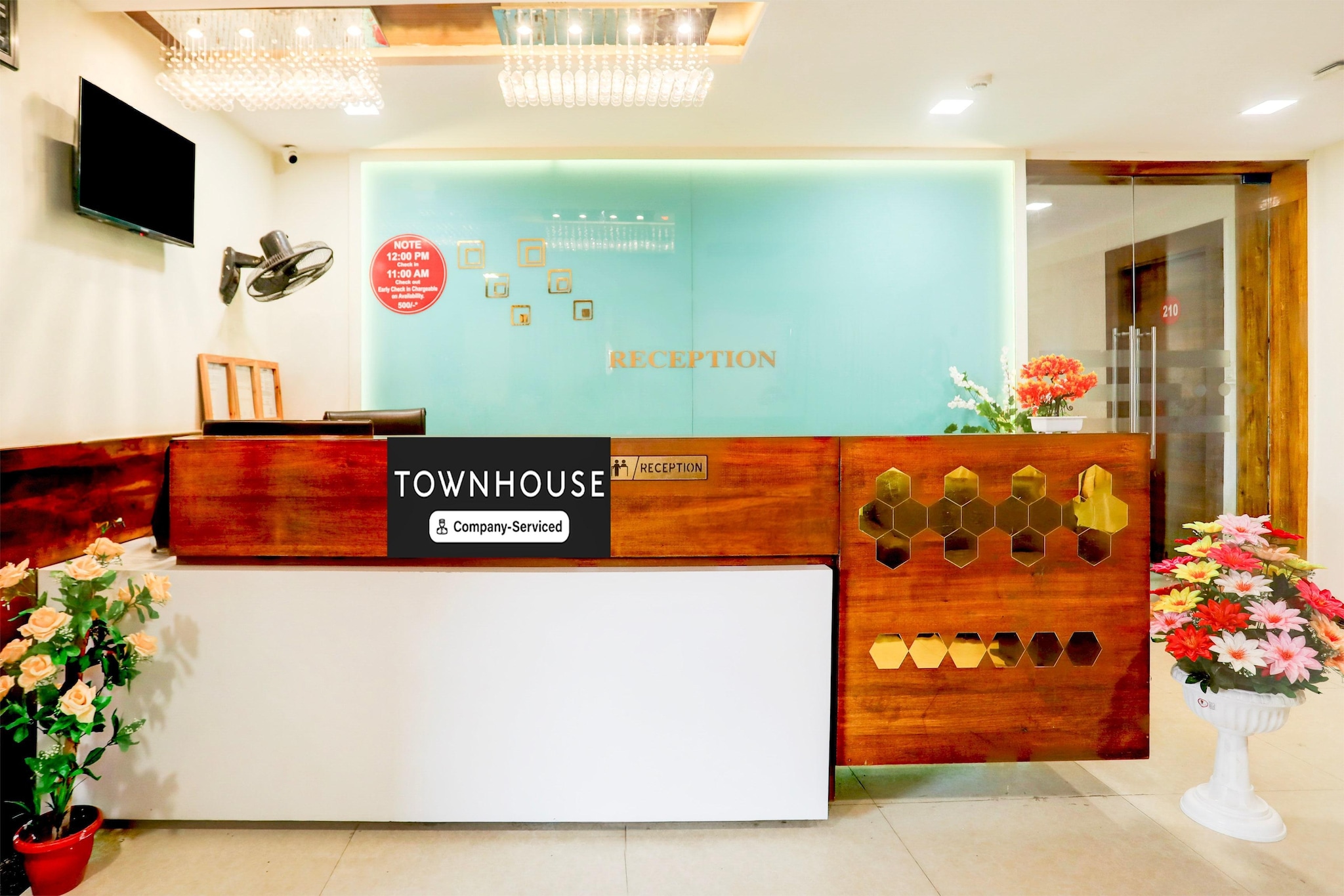 Ground floor: (bedroom(double bed, TV, seating area, air conditioning, telephone), bathroom(bathtub or shower, washbasin, toilet, Towels incl., shampoo, body soap, hot water), Parking, lift)