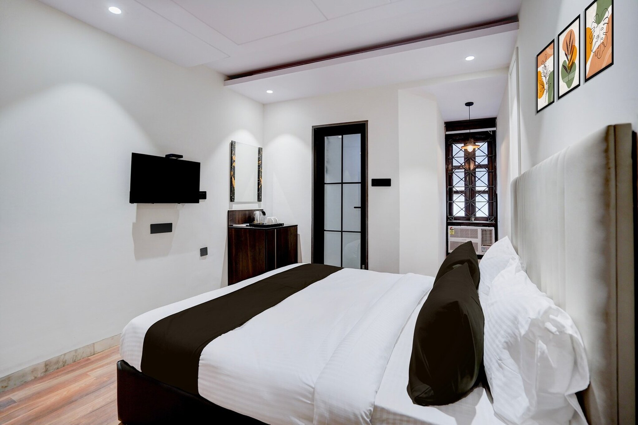 Super Townhouse Karol Bagh